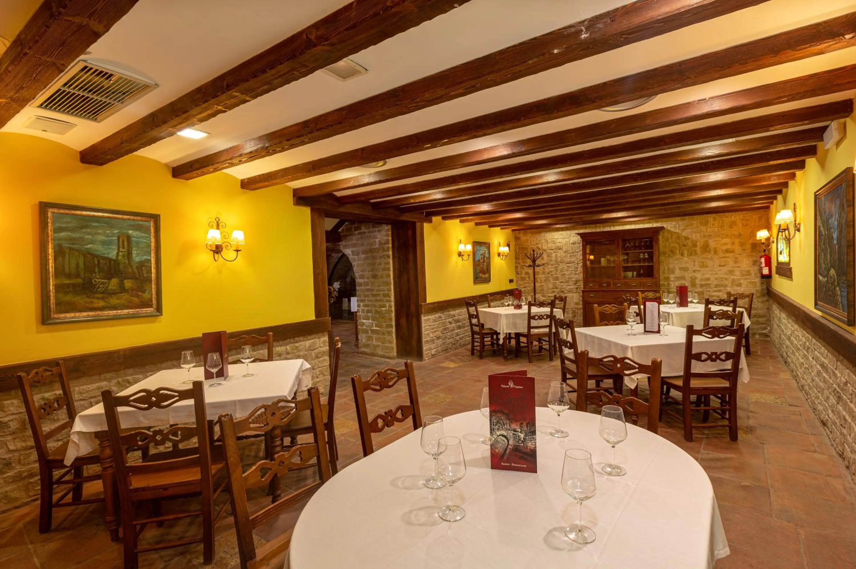 Restaurant/places to eat in Hotel Palacio Pujadas by Pandora Hoteles