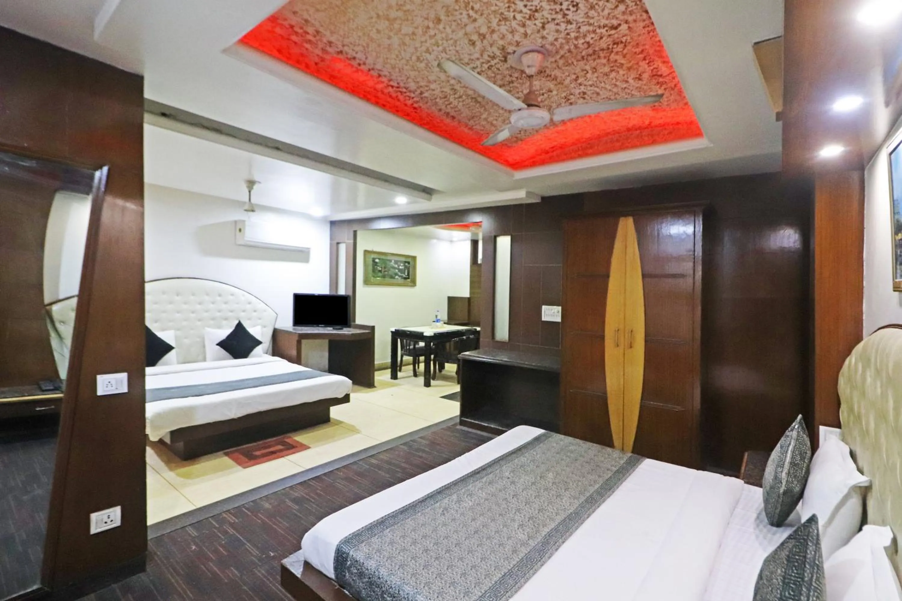 Bed in HOTEL GEESON INTERNATIONAL-New Delhi Railway Station-Paharganj