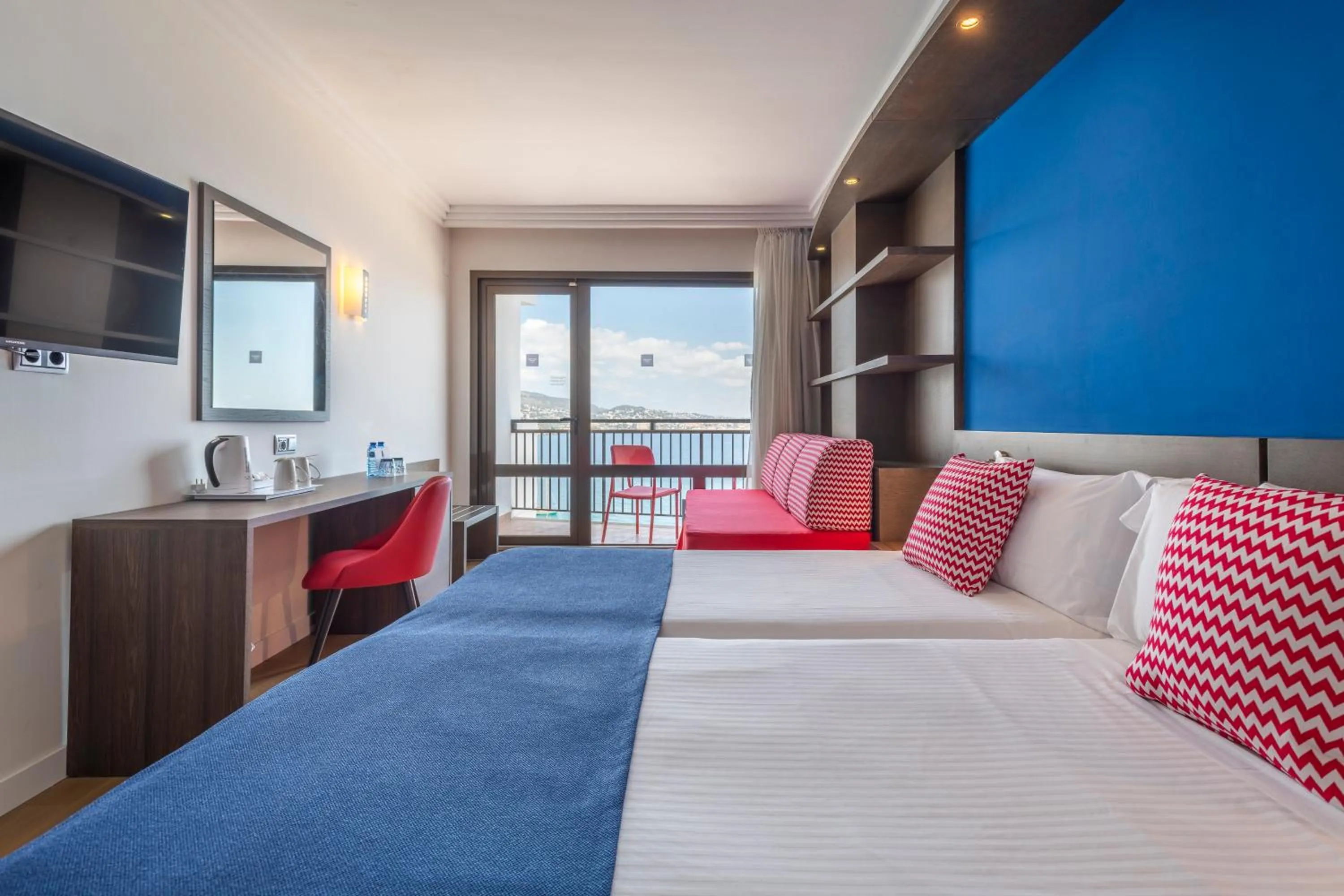 Bedroom, Bed in Leonardo Royal Hotel Mallorca