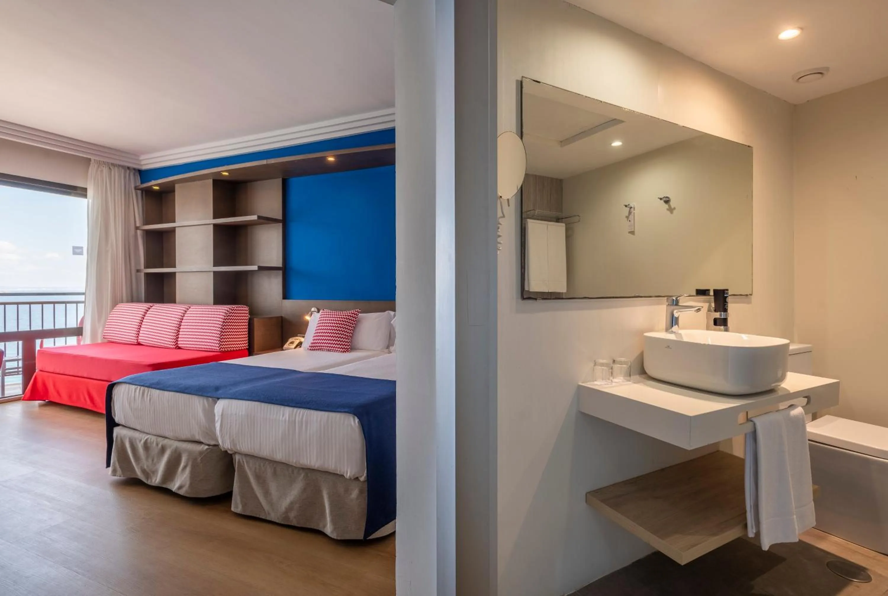 Bedroom, Bed in Leonardo Royal Hotel Mallorca