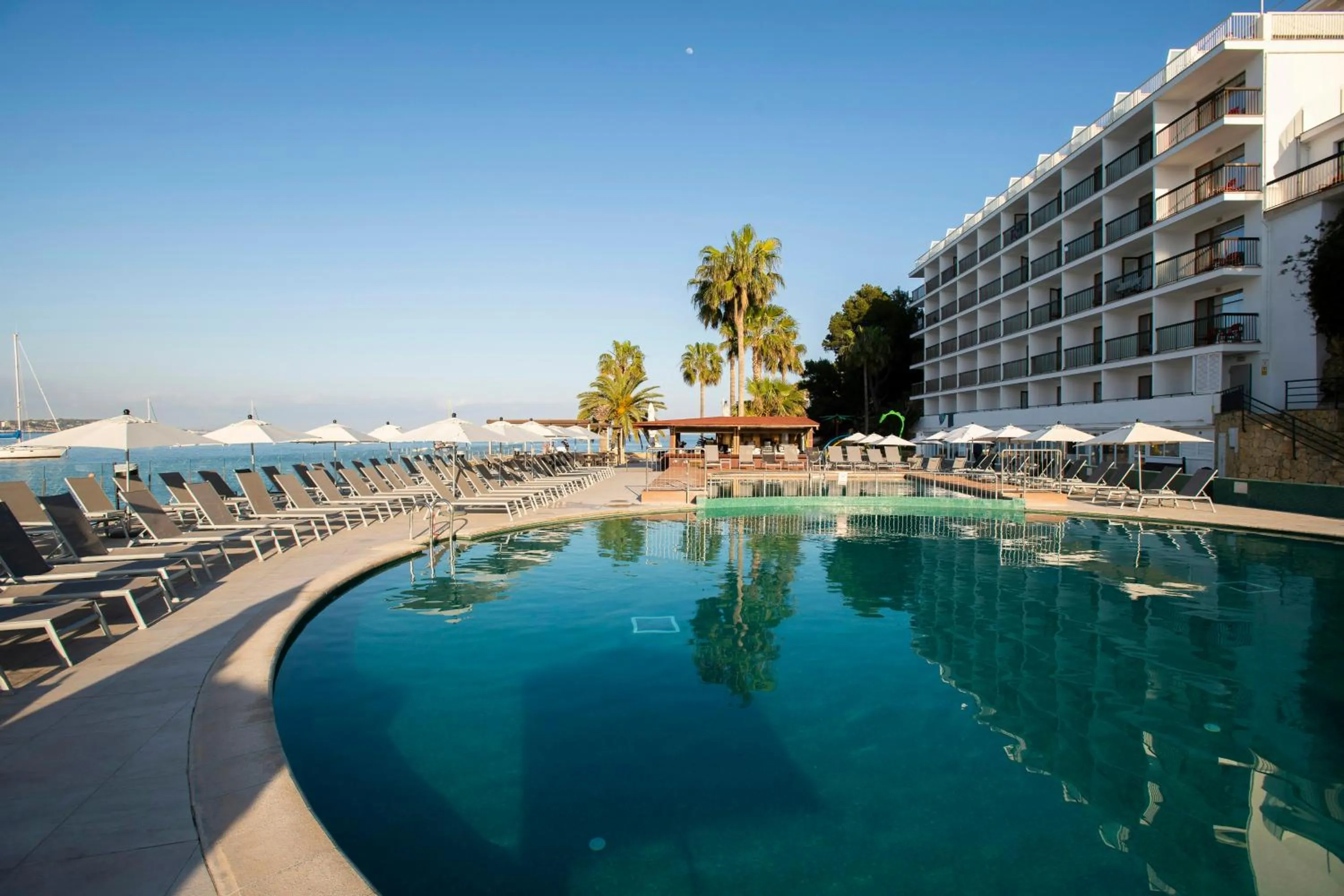 Swimming pool in Leonardo Royal Hotel Mallorca