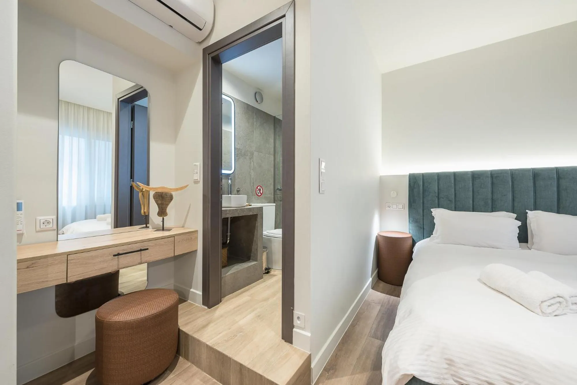 Bedroom, Bed in Aeiphoria Suites & Rooms - Athens