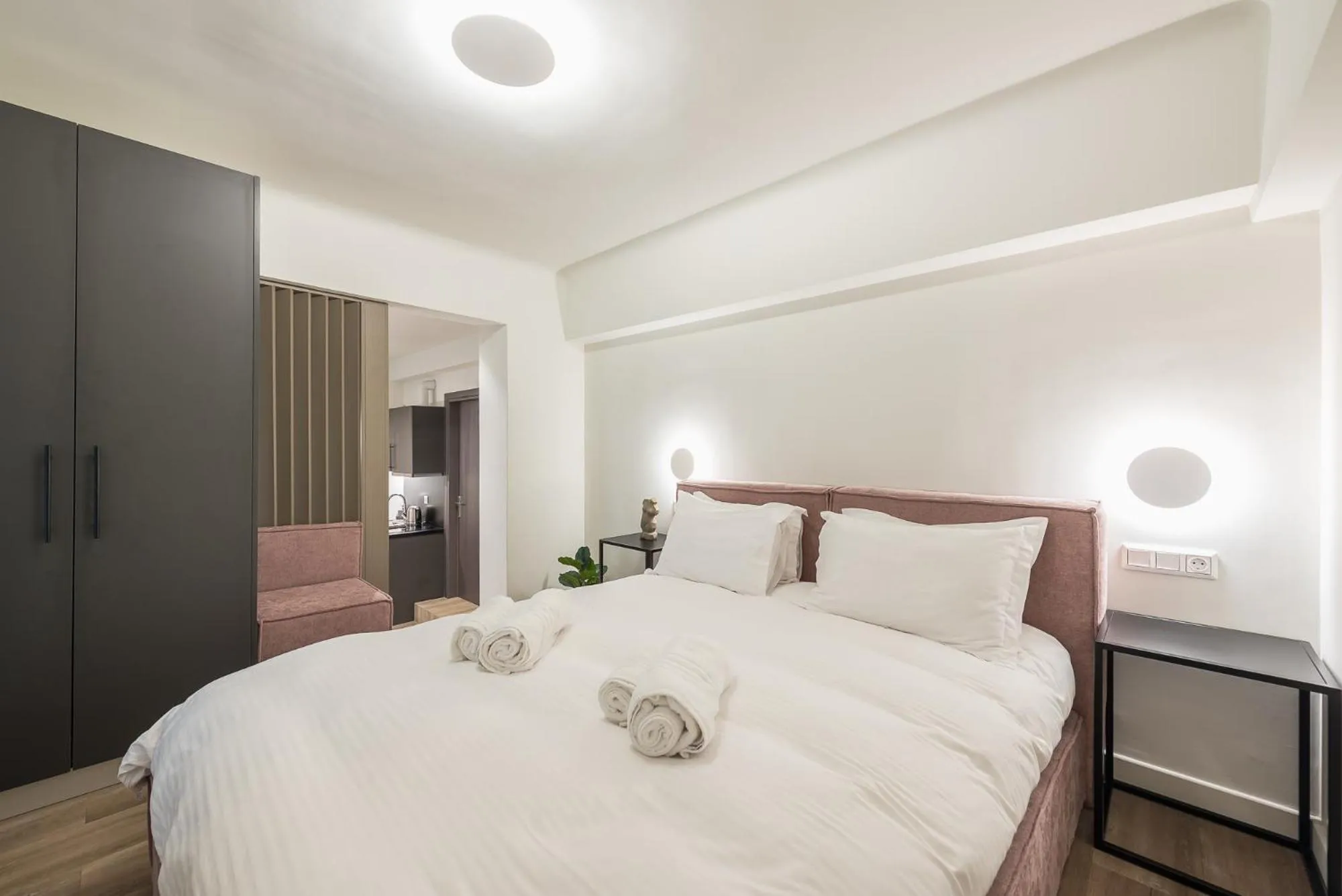 Bed in Aeiphoria Suites & Rooms - Athens