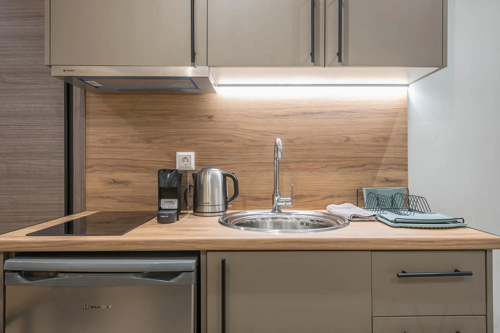 Kitchen or kitchenette in Aeiphoria Suites & Rooms - Athens