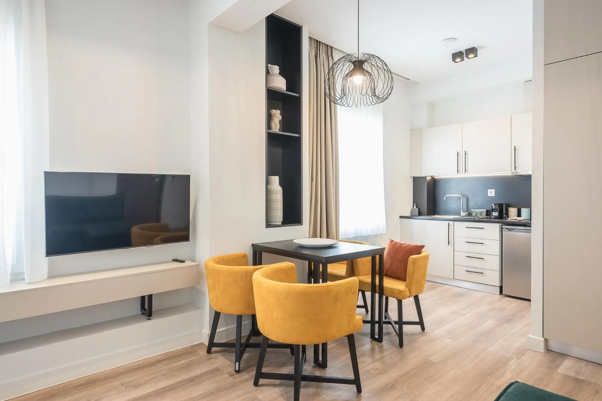 Dining area in Aeiphoria Suites & Rooms - Athens