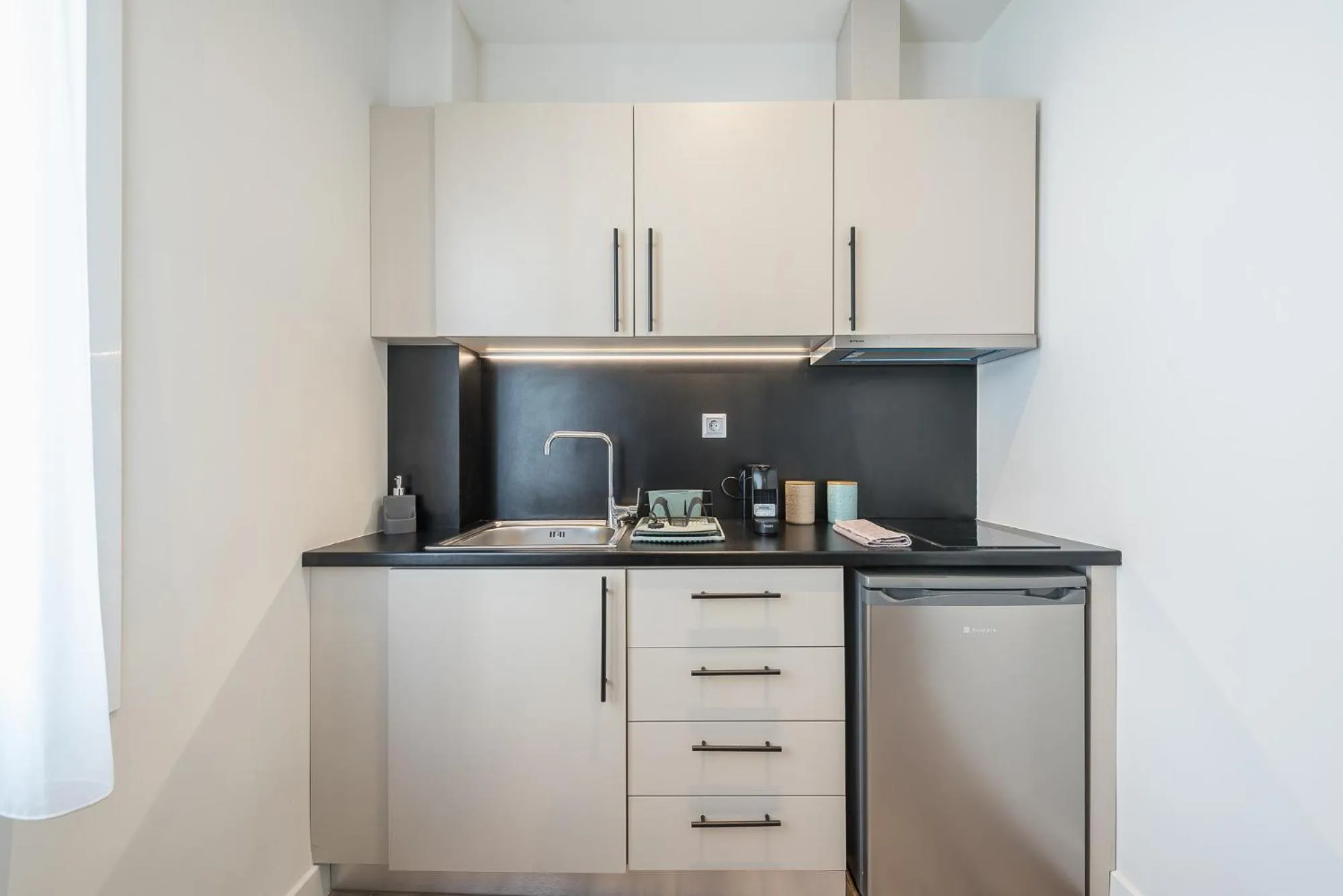 Kitchen or kitchenette in Aeiphoria Suites & Rooms - Athens