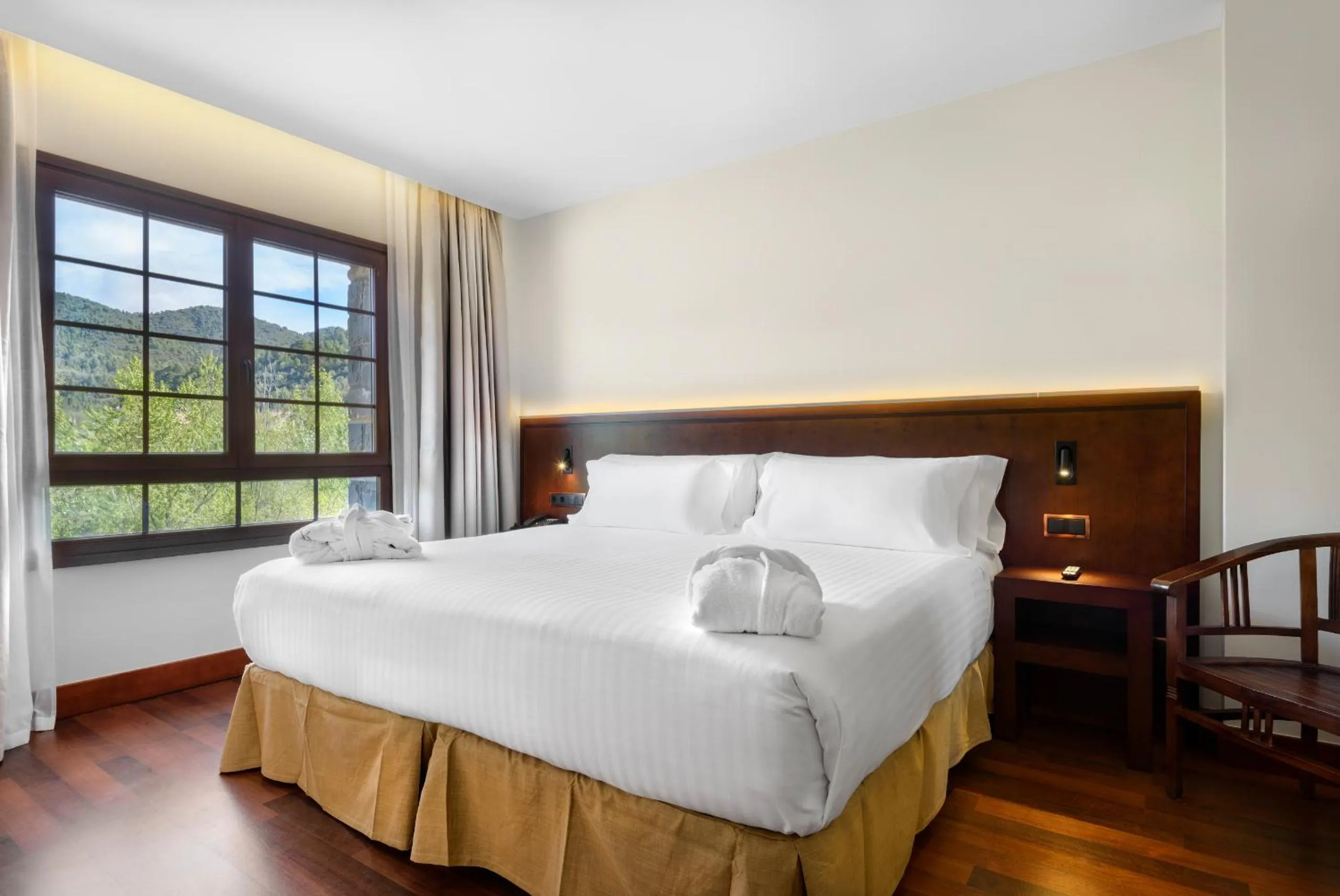 Bed in Hotel & Spa Monasterio de Boltaña