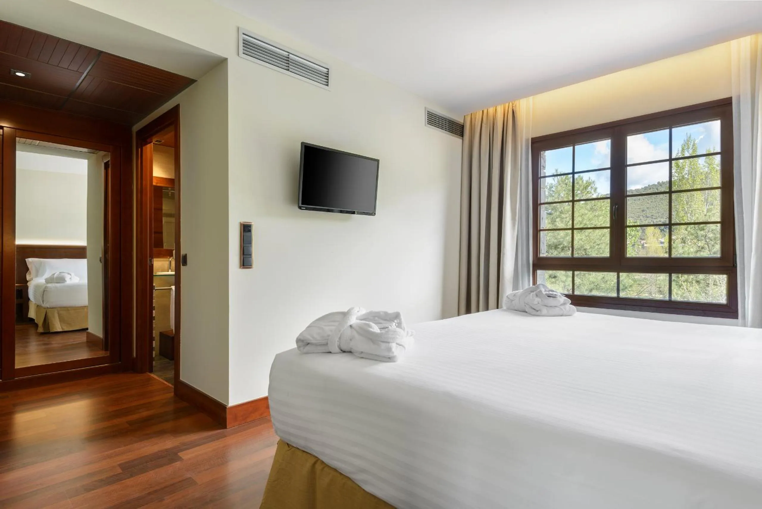 Bed in Hotel & Spa Monasterio de Boltaña