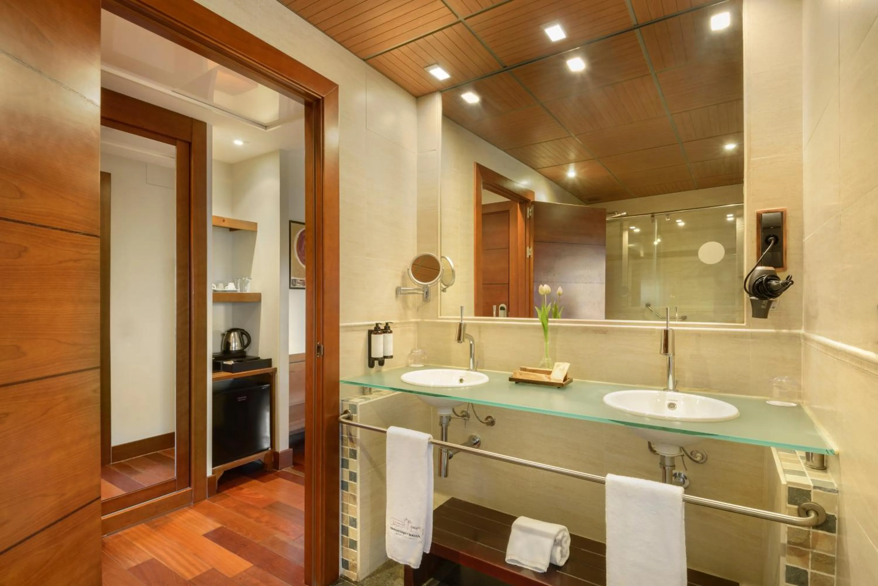 Bathroom in Hotel & Spa Monasterio de Boltaña