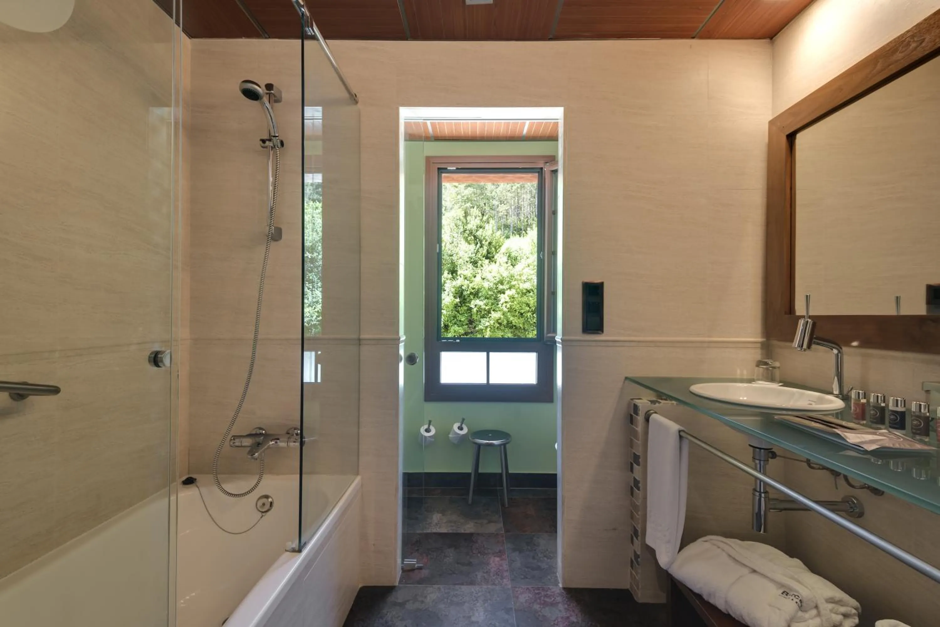 One-Bedroom Villa (2 adults + 1 child) in Hotel & Spa Monasterio de Boltaña