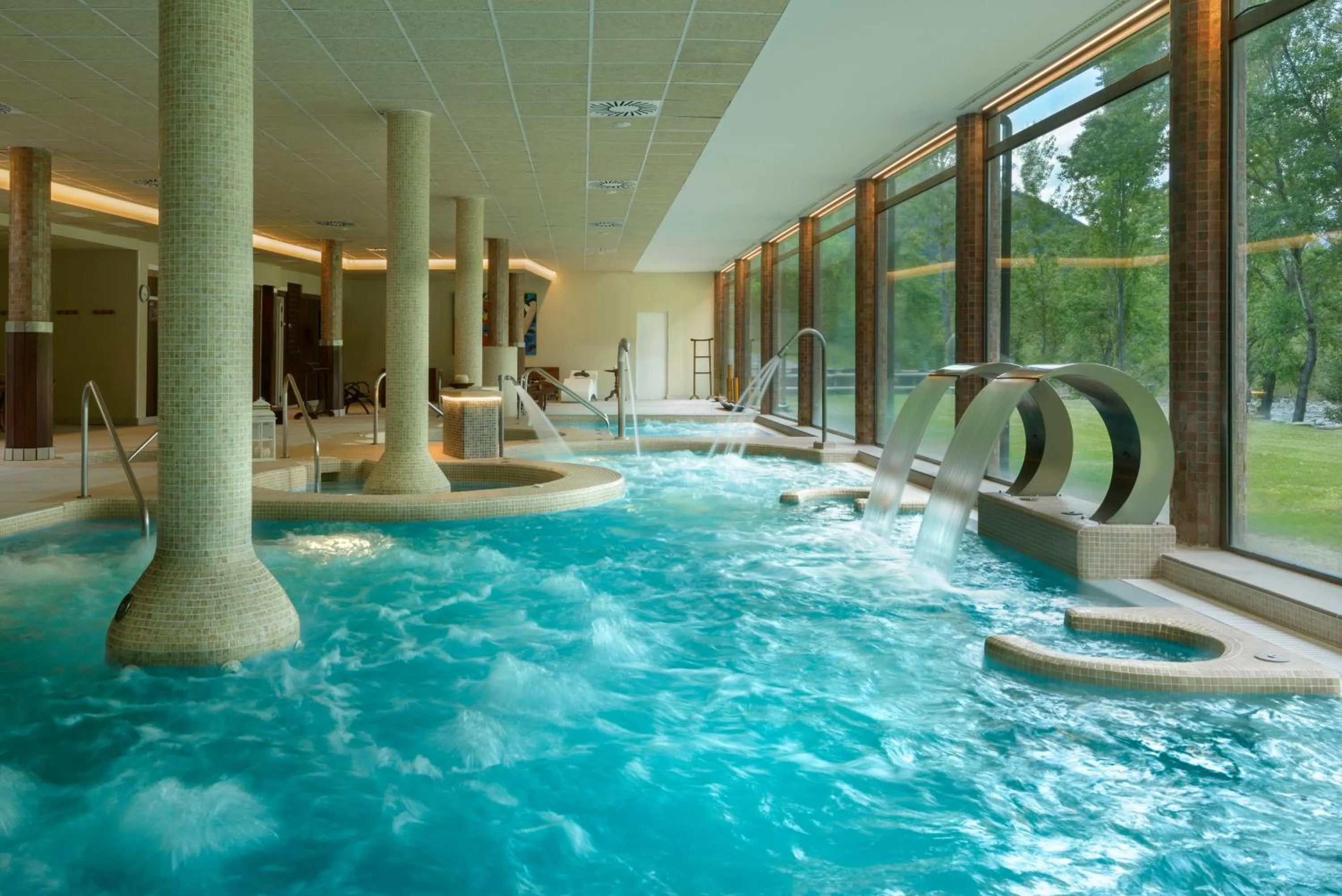 Spa and wellness centre/facilities in Hotel & Spa Monasterio de Boltaña