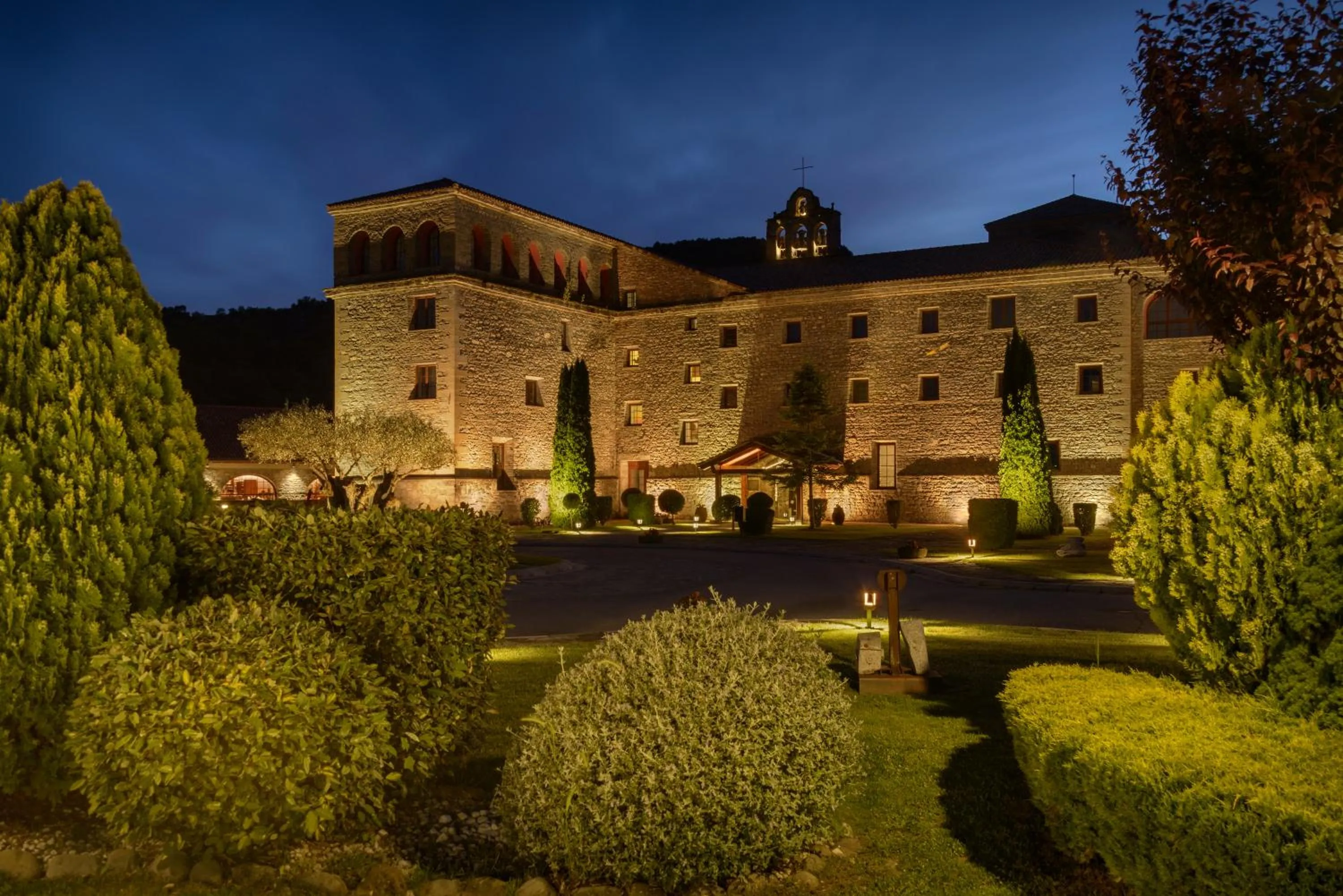 Property building in Hotel & Spa Monasterio de Boltaña
