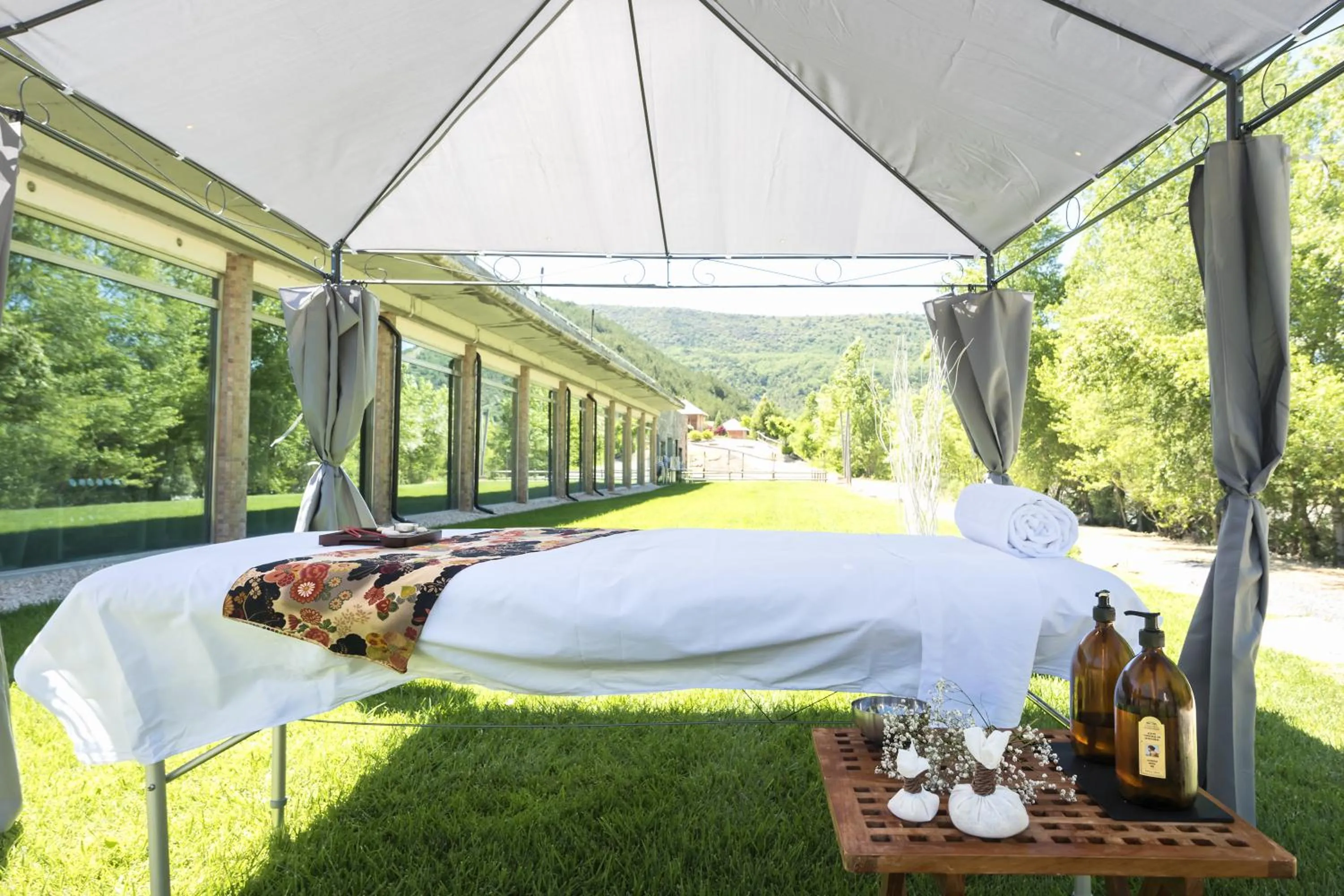 Spa and wellness centre/facilities in Hotel & Spa Monasterio de Boltaña