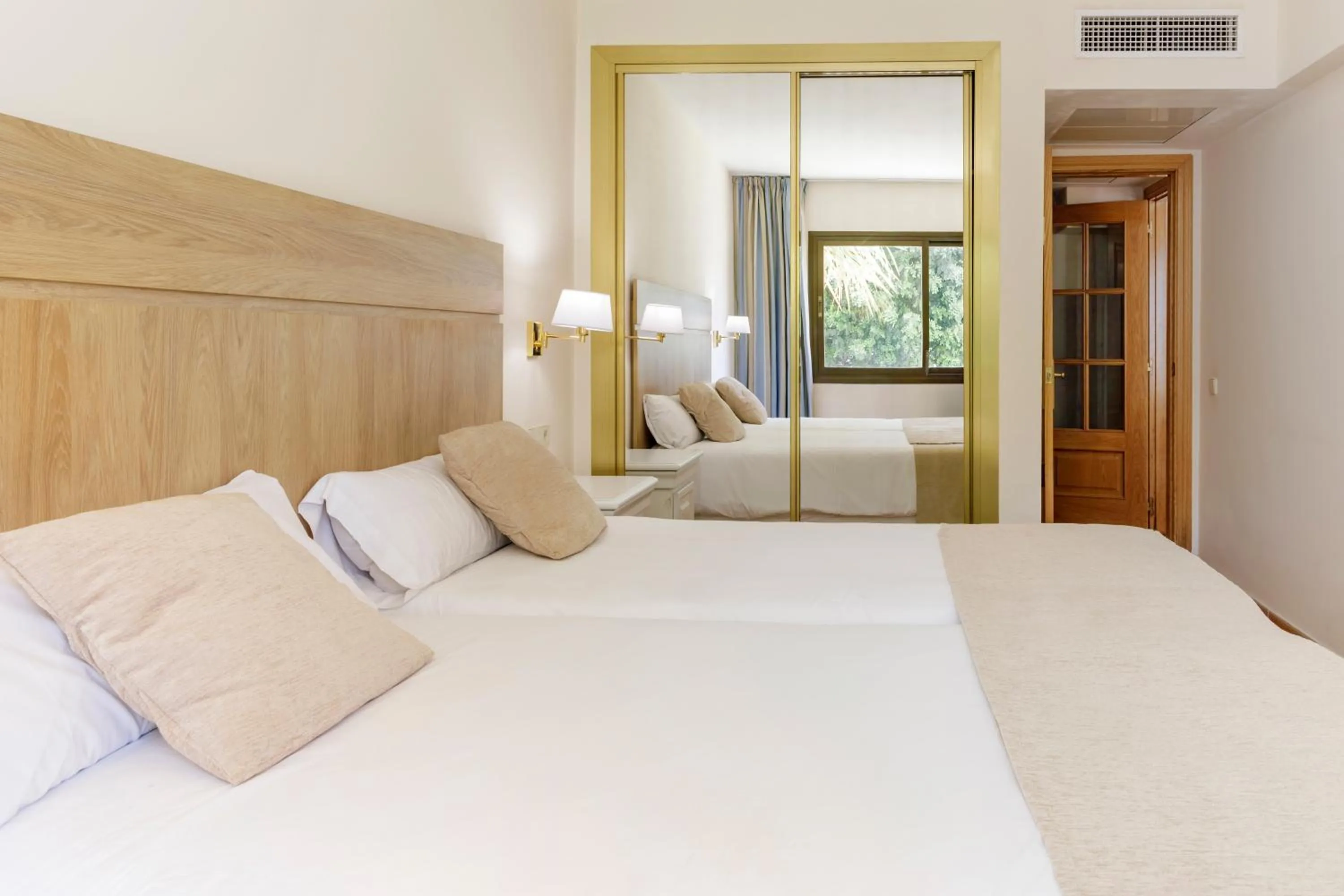 Bed in Mar Hotels Paguera & Spa