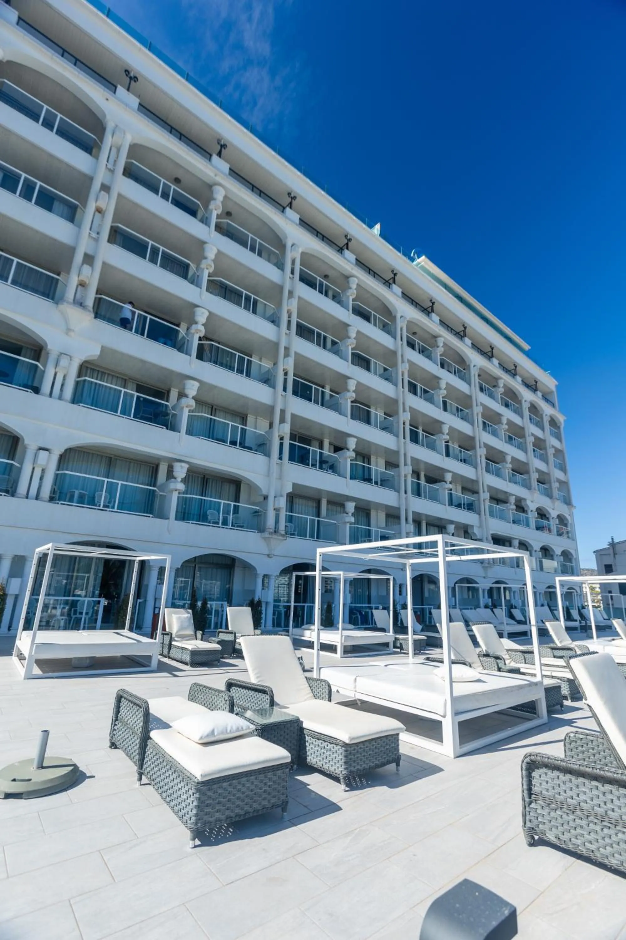 Solarium in Seramar Hotel Comodoro Playa