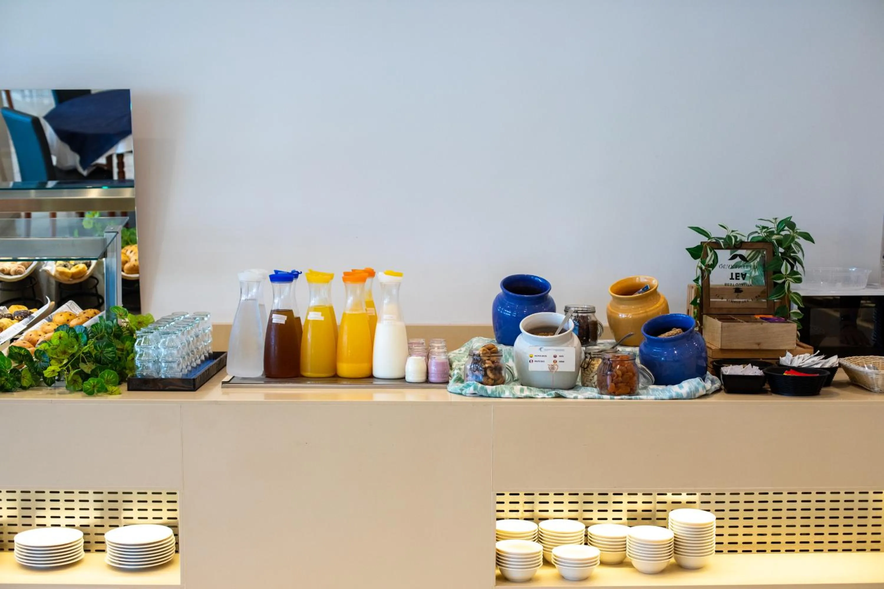 Buffet breakfast in Seramar Hotel Comodoro Playa