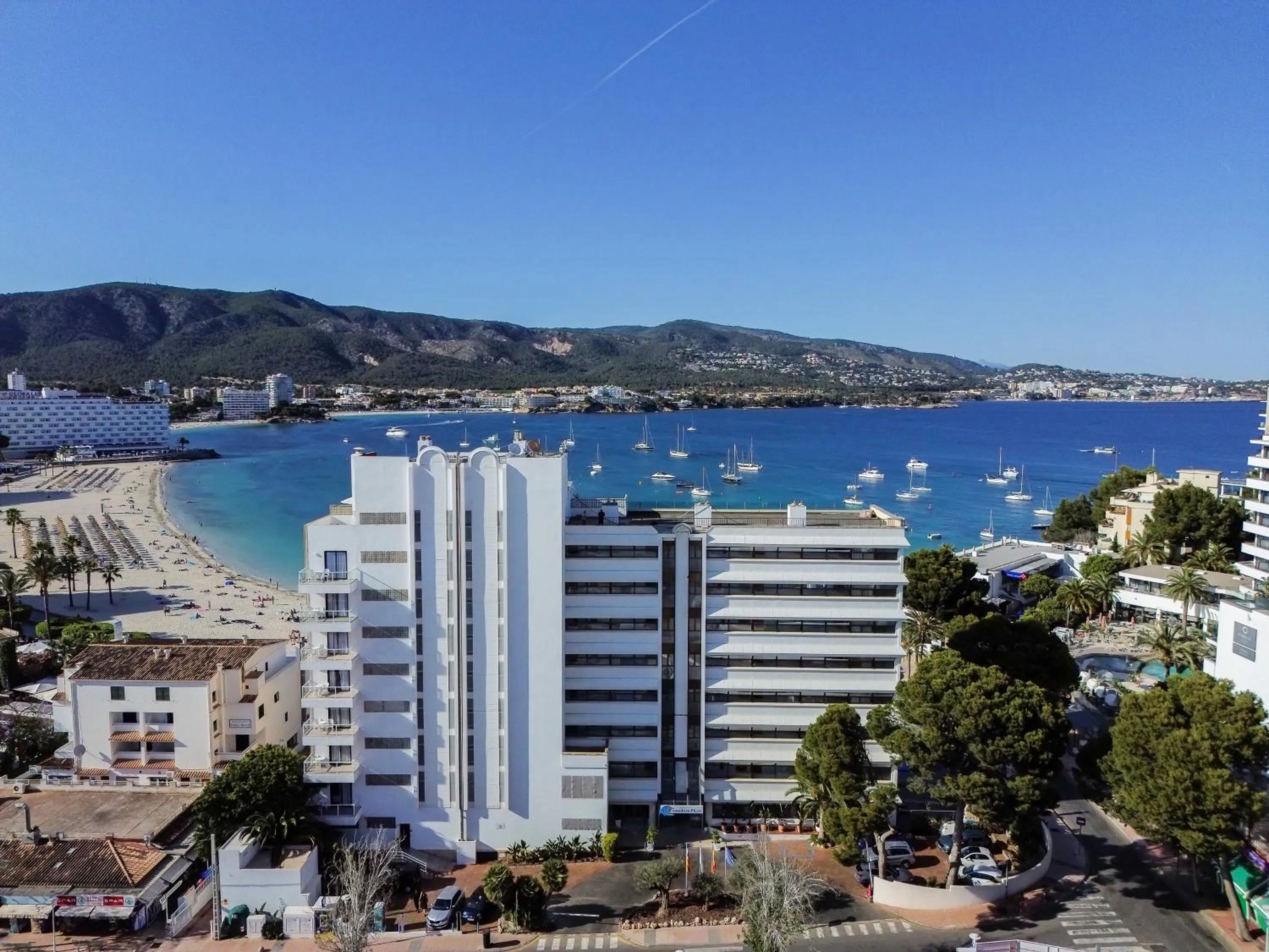 Facade/entrance in Seramar Hotel Comodoro Playa