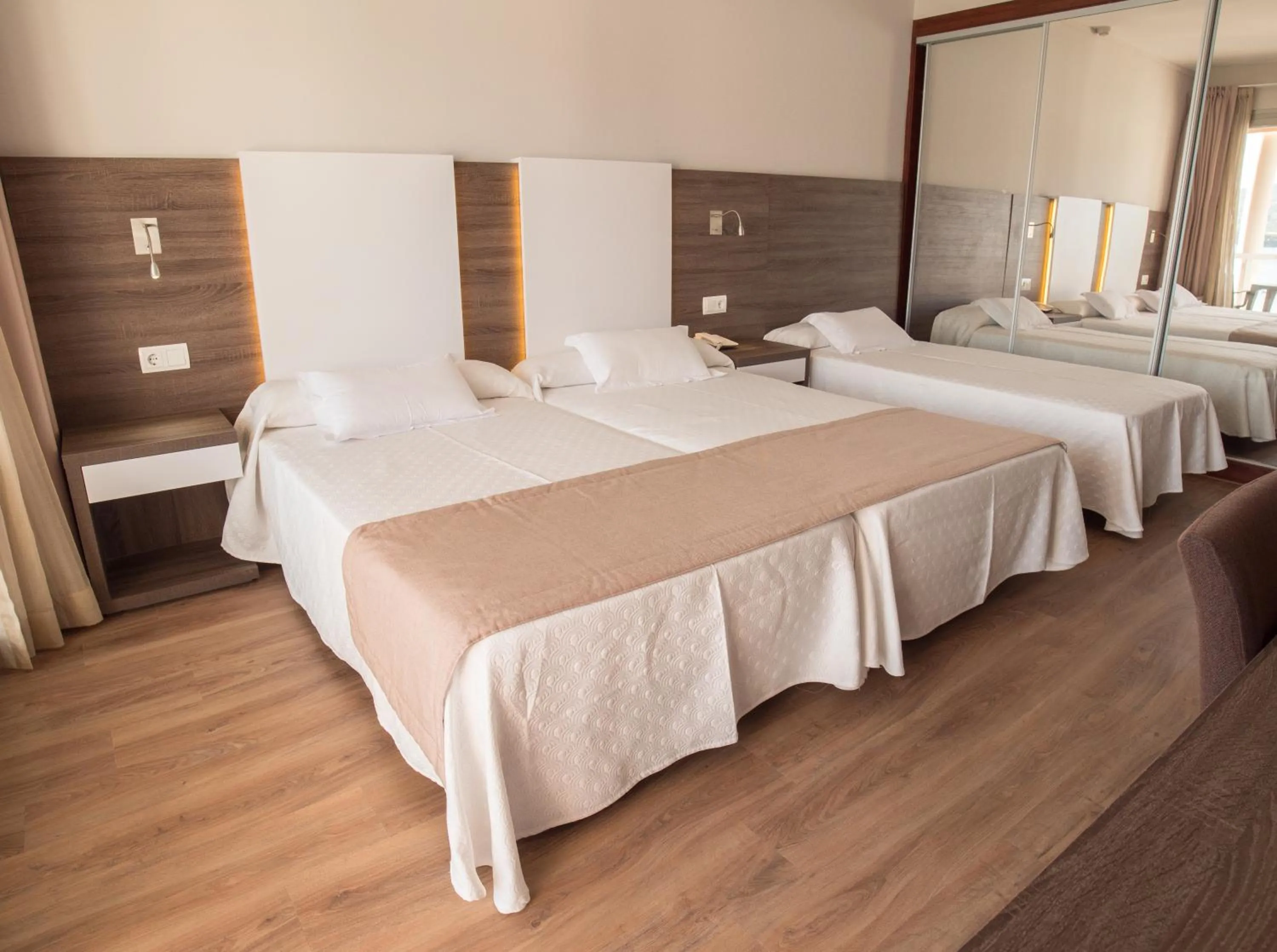 Bed in Seramar Hotel Comodoro Playa