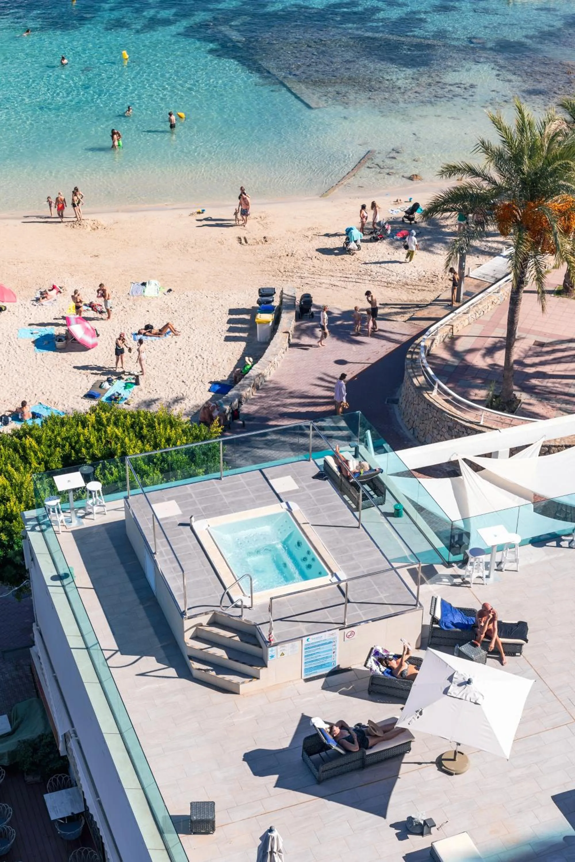 sunbed in Seramar Hotel Comodoro Playa