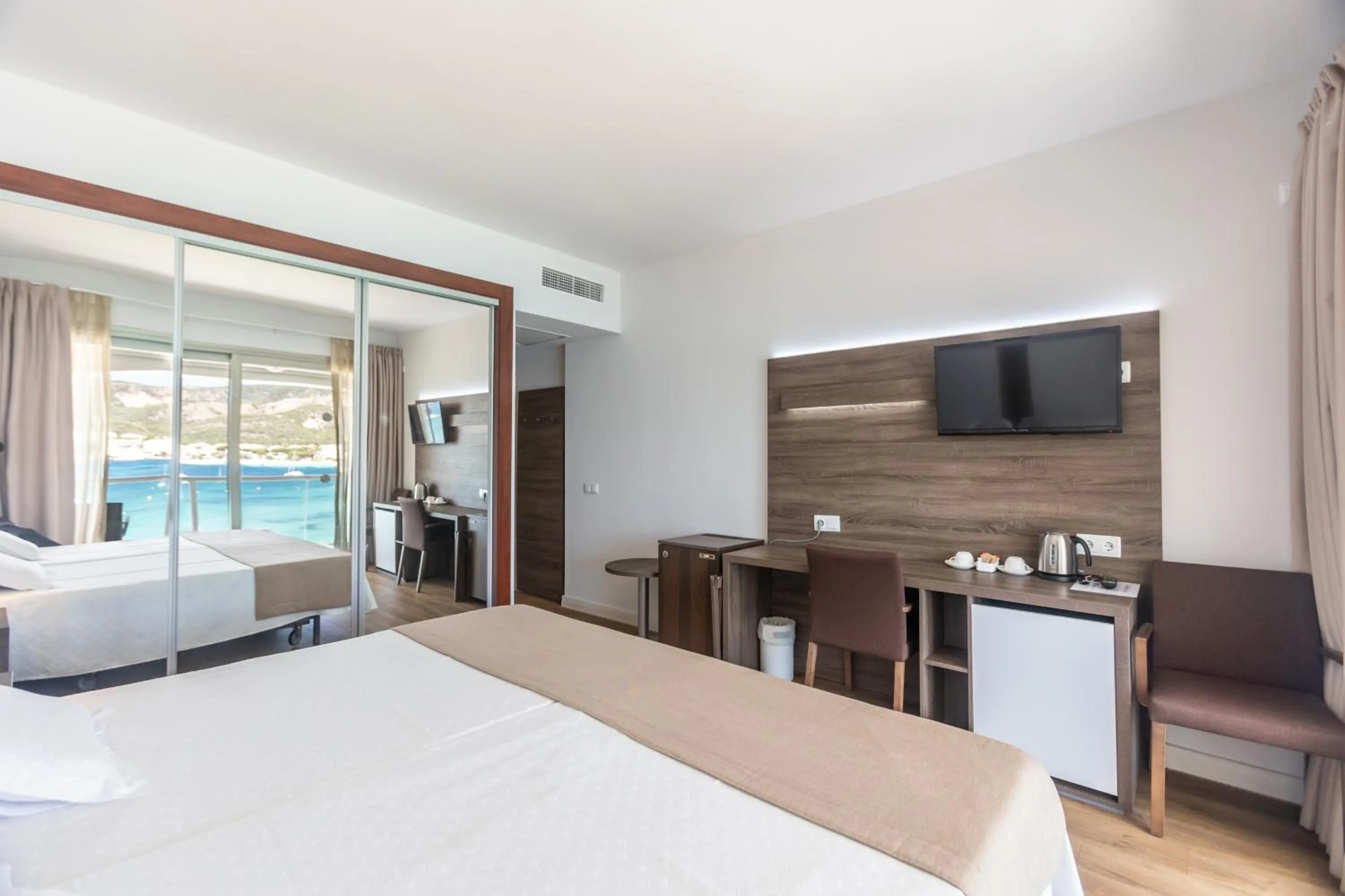 Bedroom, Bed in Seramar Hotel Comodoro Playa