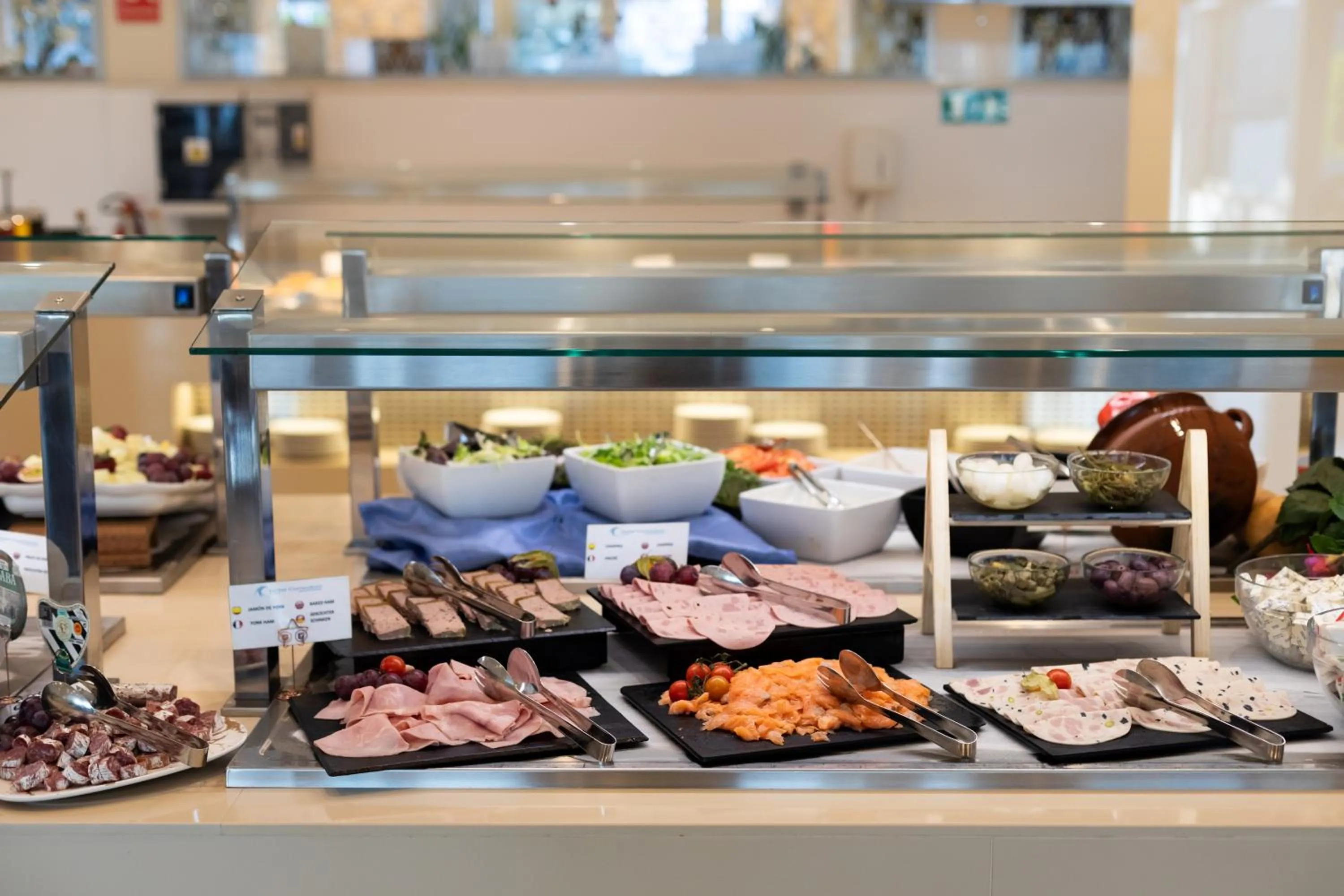 Buffet breakfast in Seramar Hotel Comodoro Playa