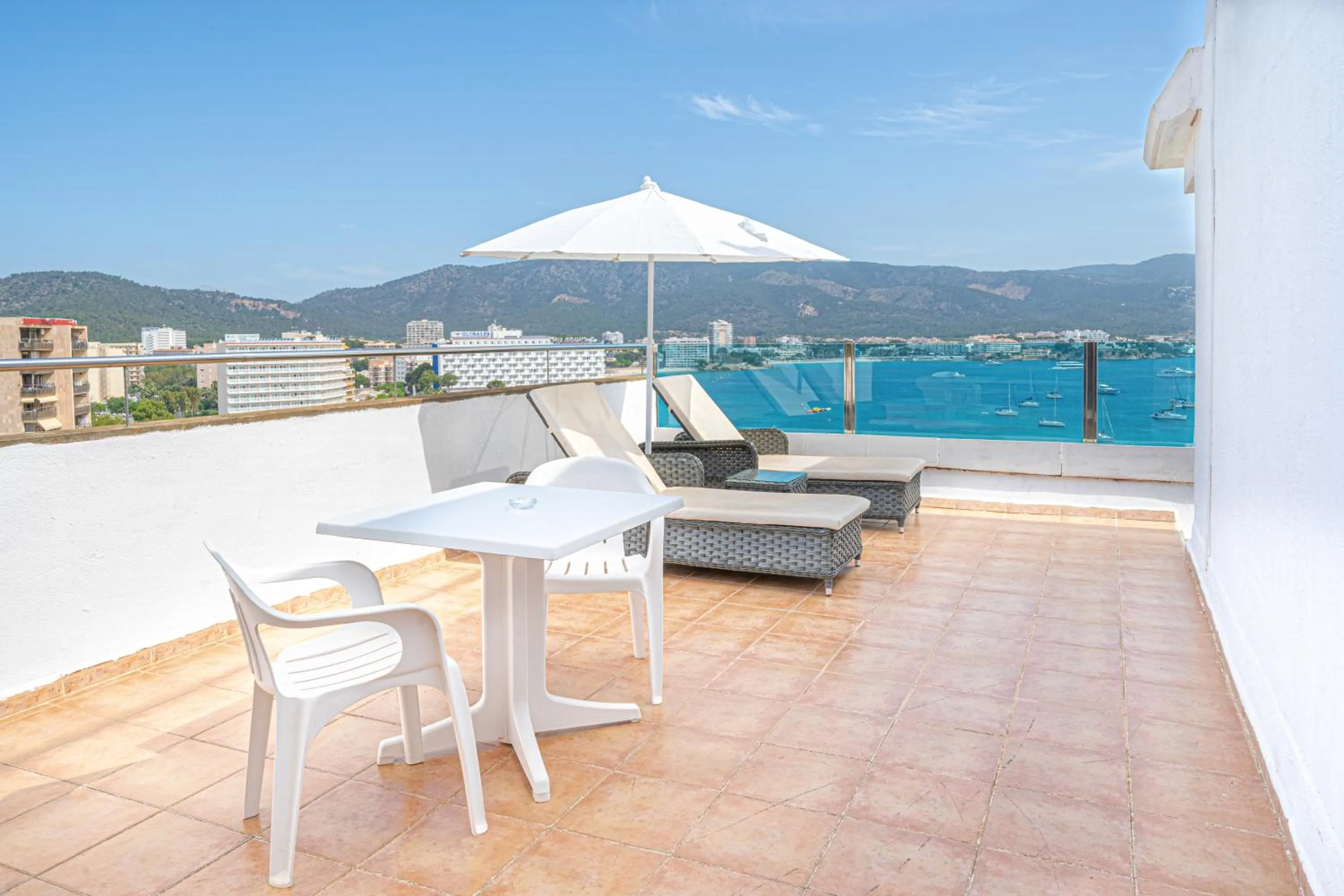 Balcony/Terrace in Seramar Hotel Comodoro Playa