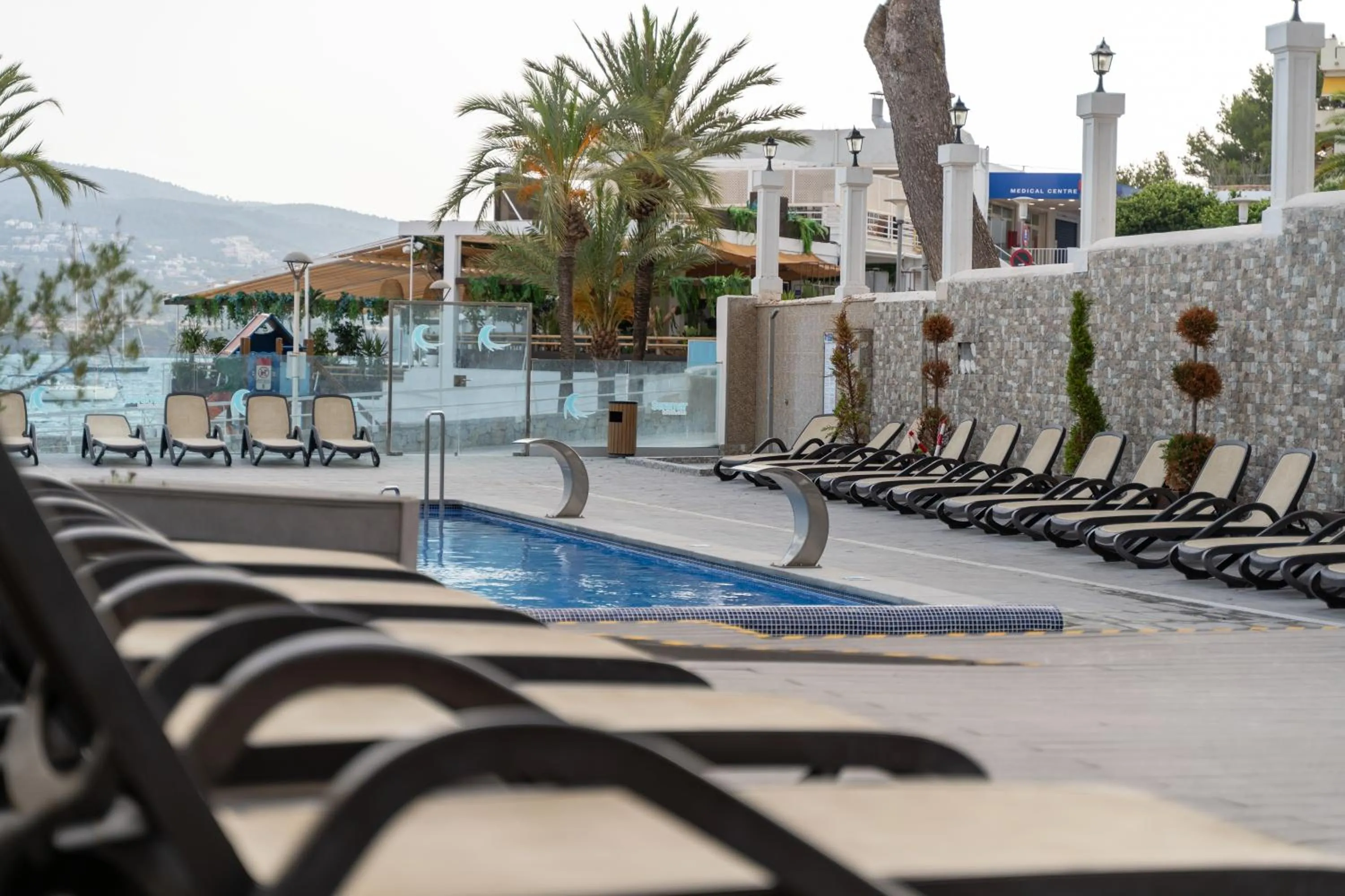 Swimming pool in Seramar Hotel Comodoro Playa