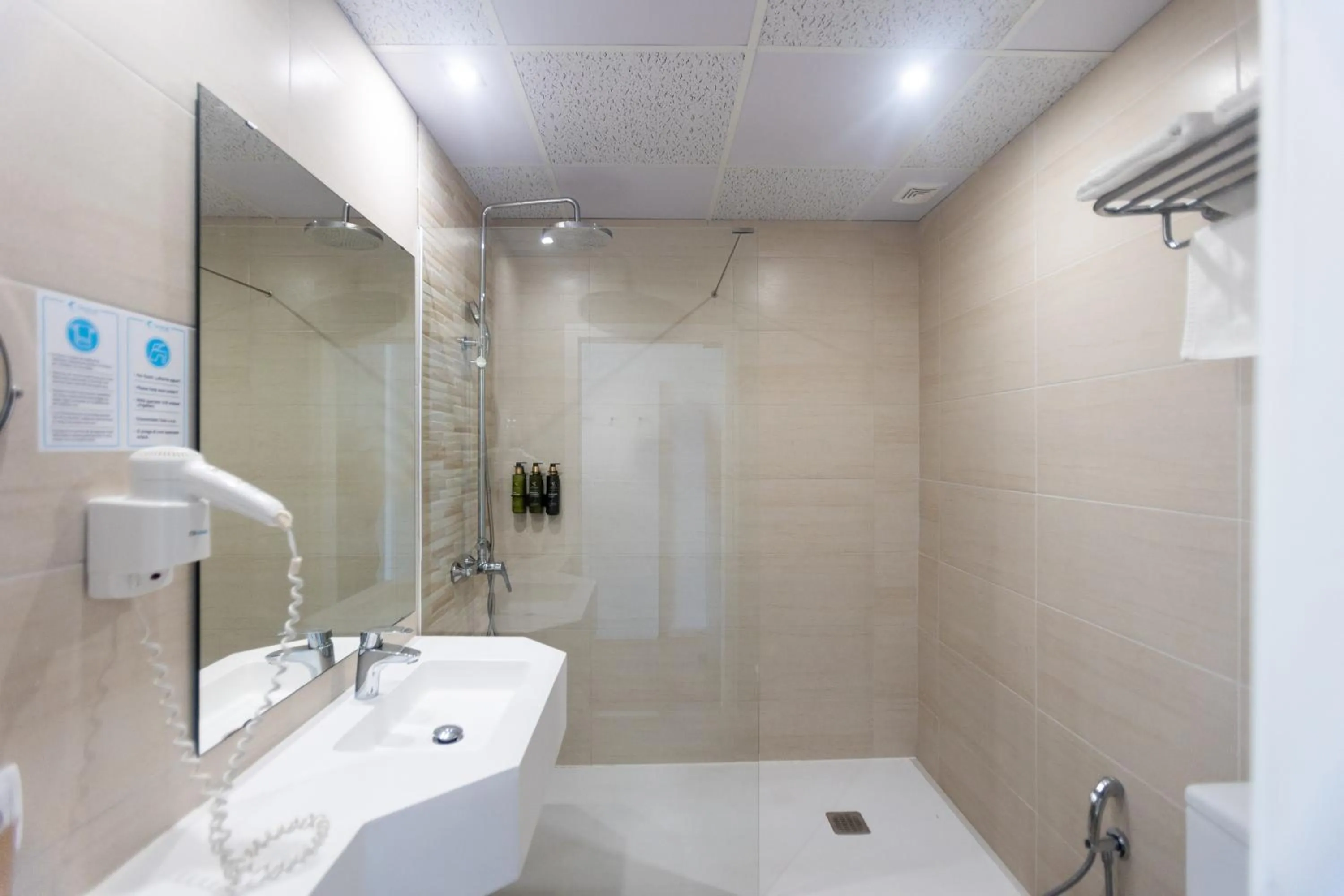 Bathroom in Seramar Hotel Comodoro Playa