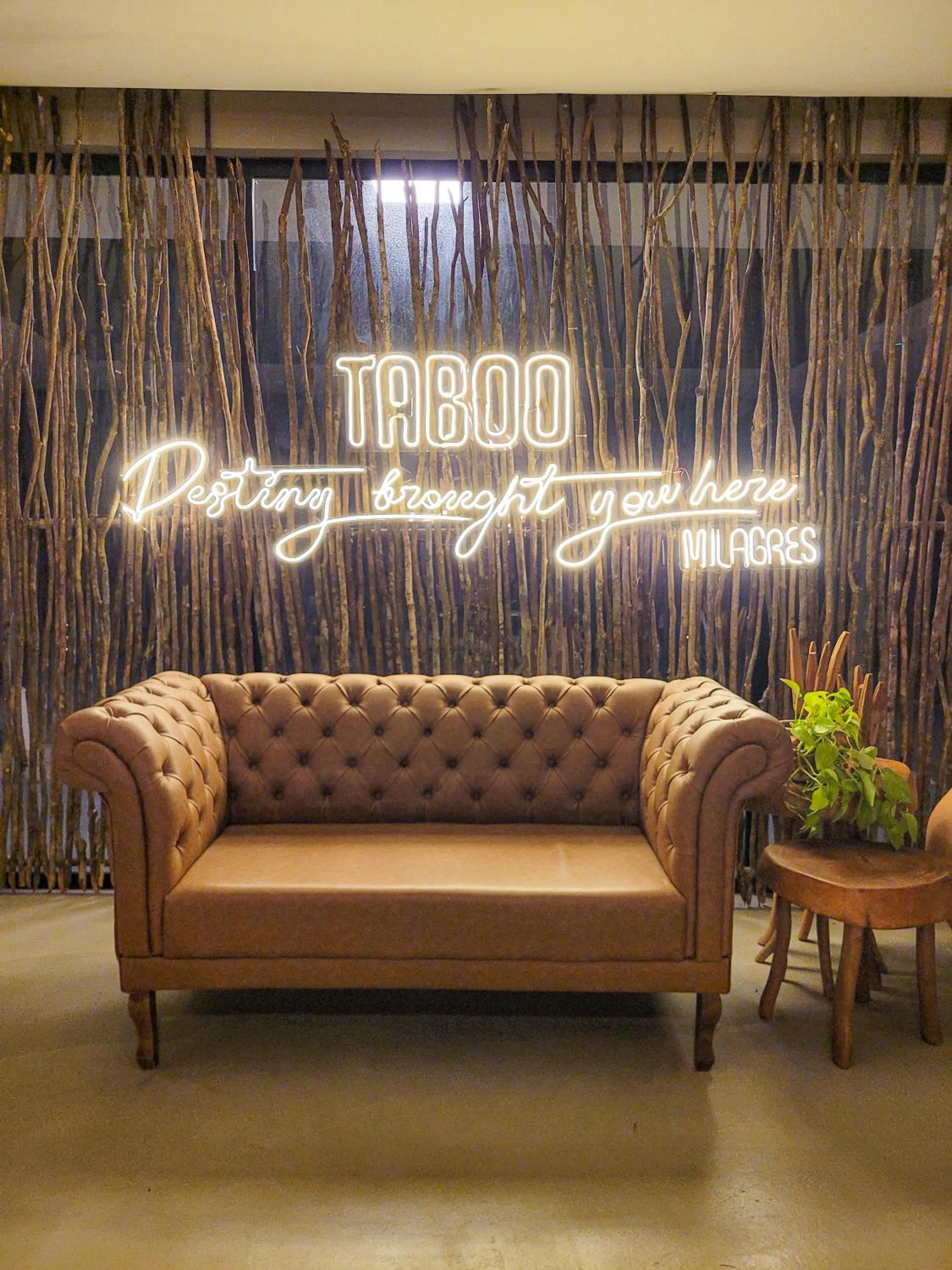 Seating area in Taboo Milagres