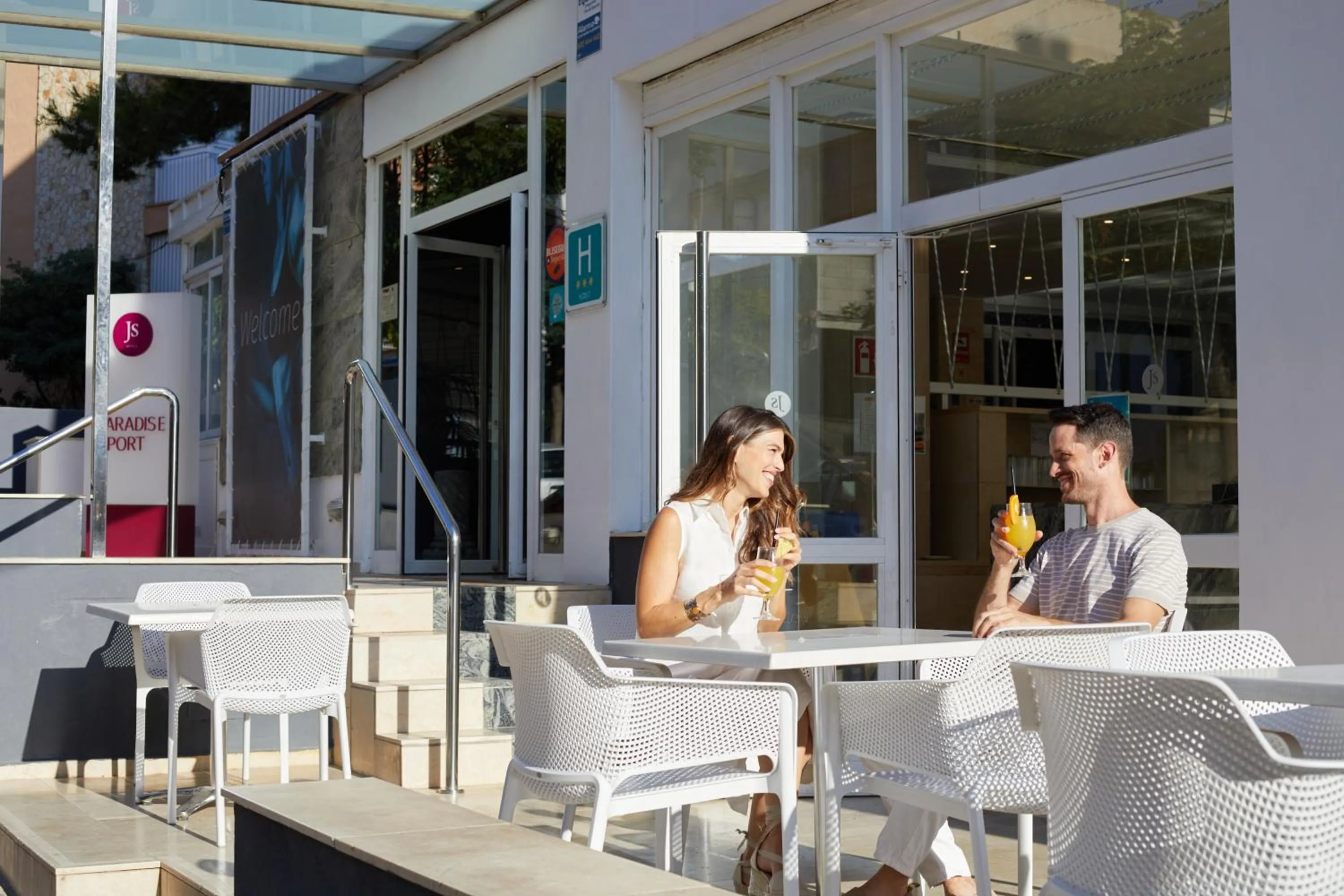 Drinks in JS Paradise Sport - Adults Only