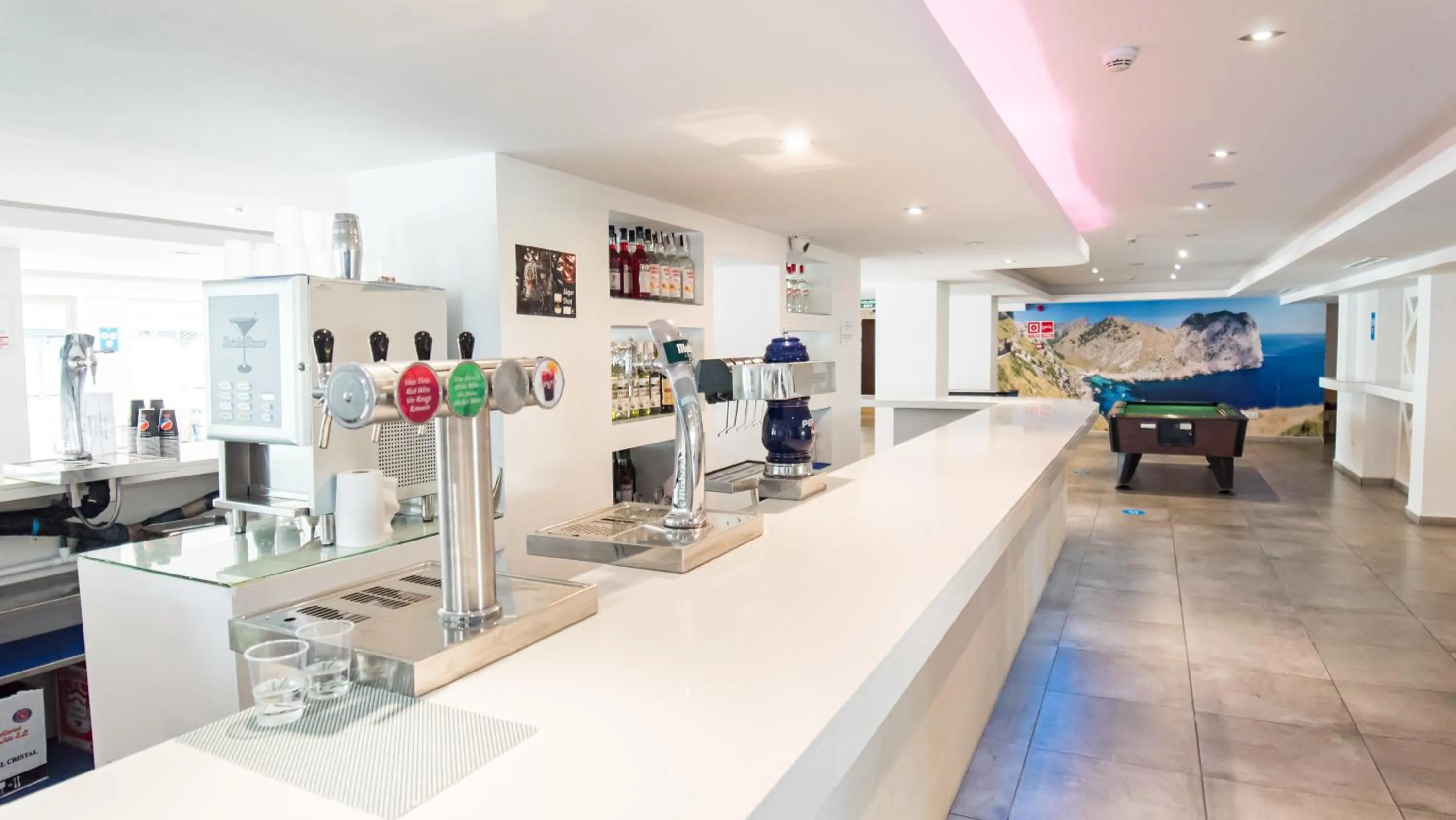 Restaurant/places to eat in Seramar Hotel Luna Park Adults Only