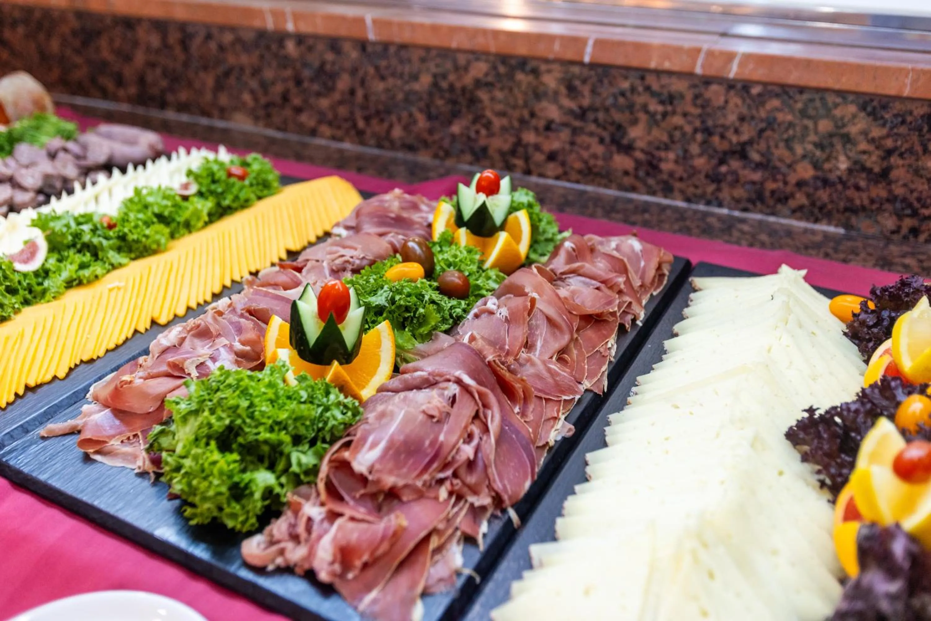 Restaurant/places to eat in Seramar Hotel Luna Park Adults Only