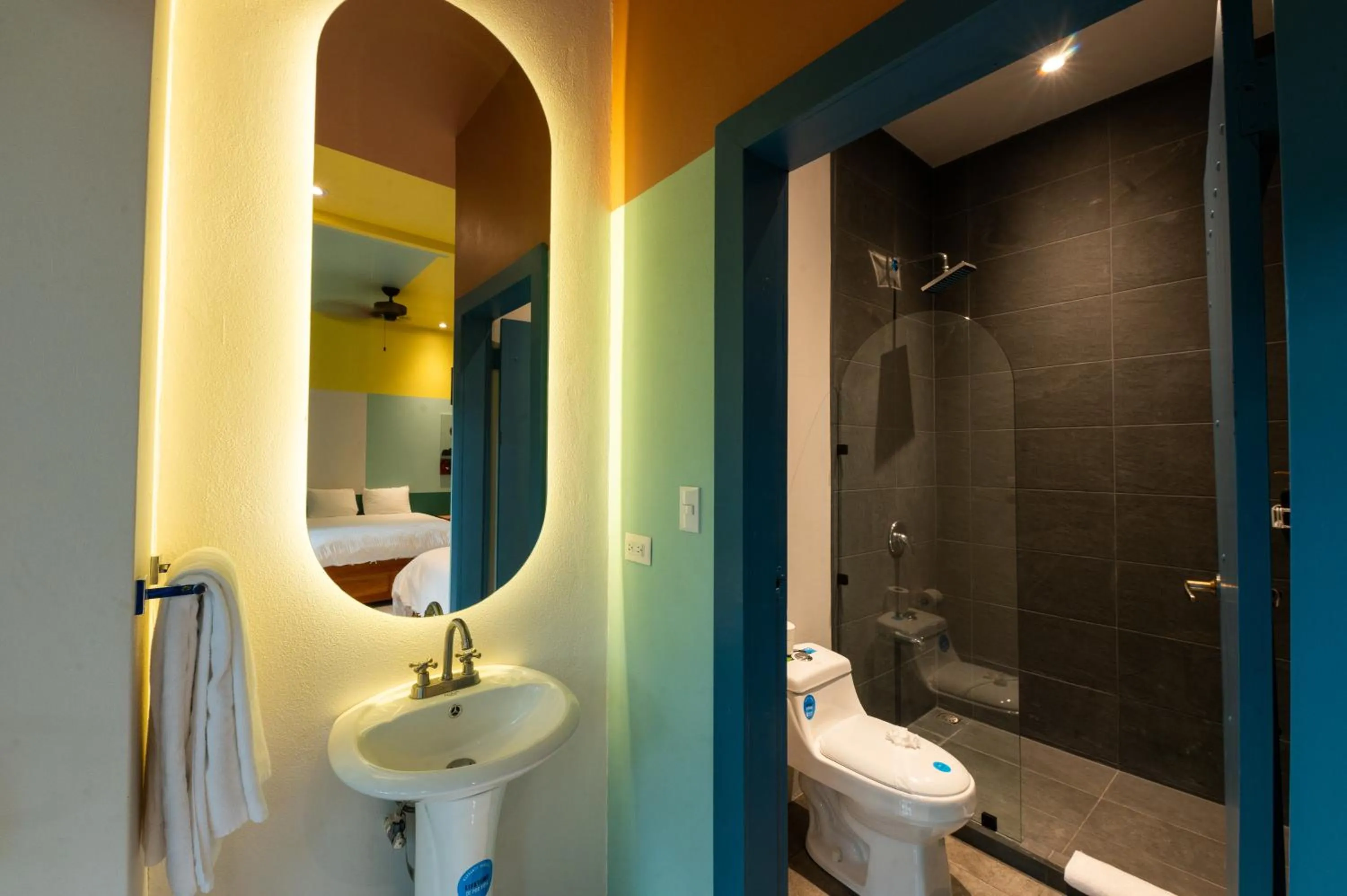 Toilet in Marala Hotel