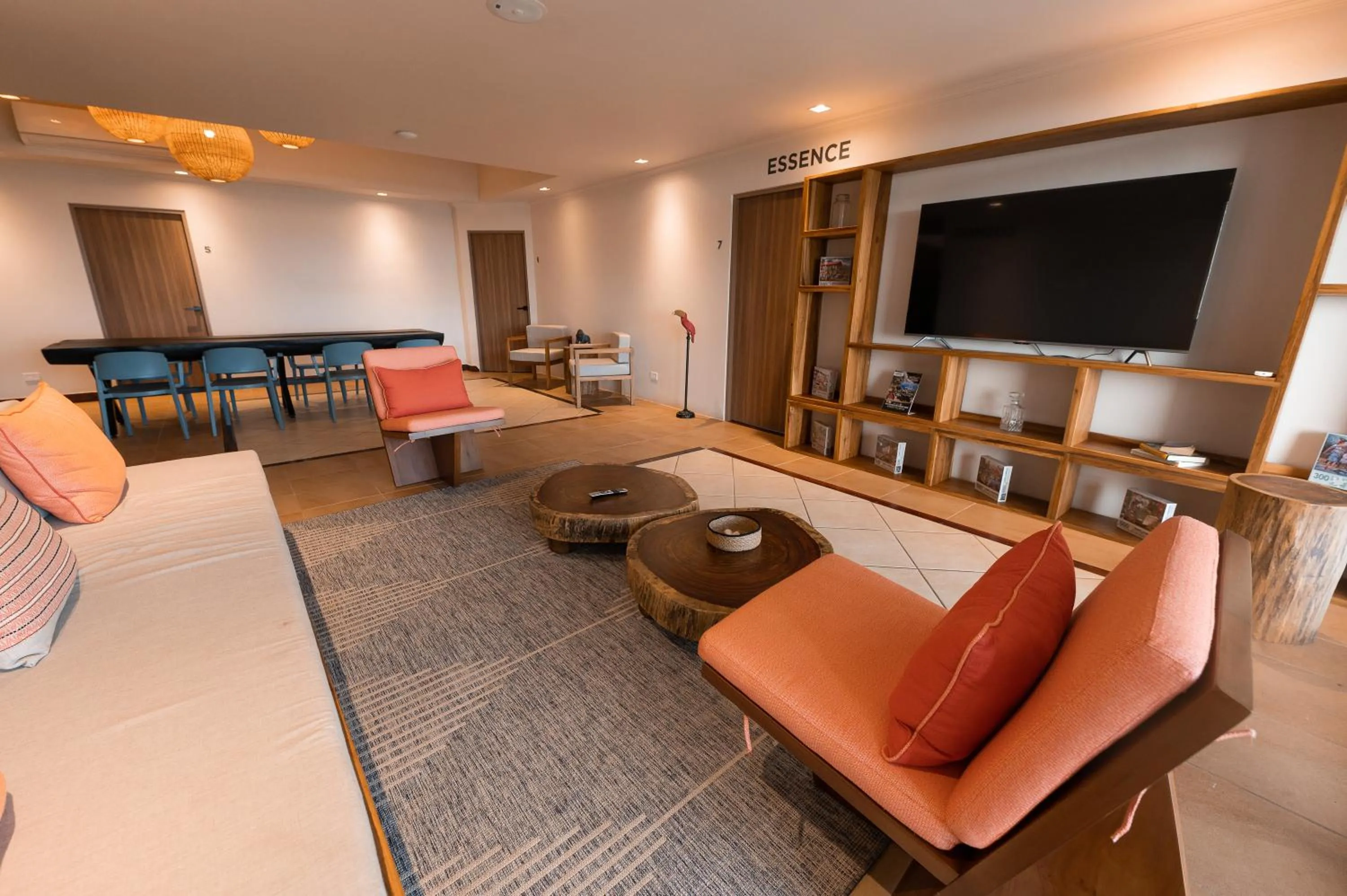 Communal lounge/ TV room in Marala Hotel