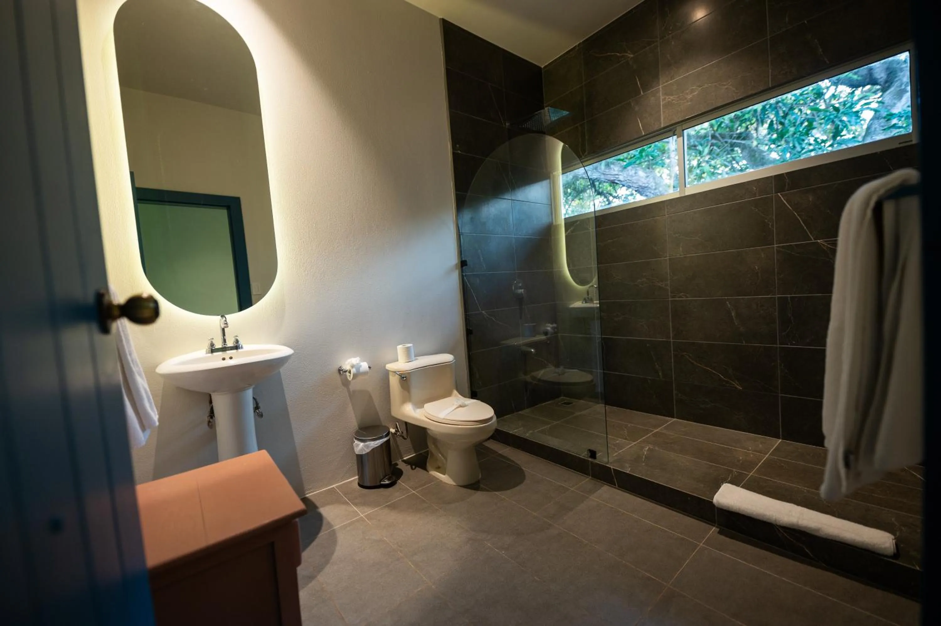 Toilet in Marala Hotel