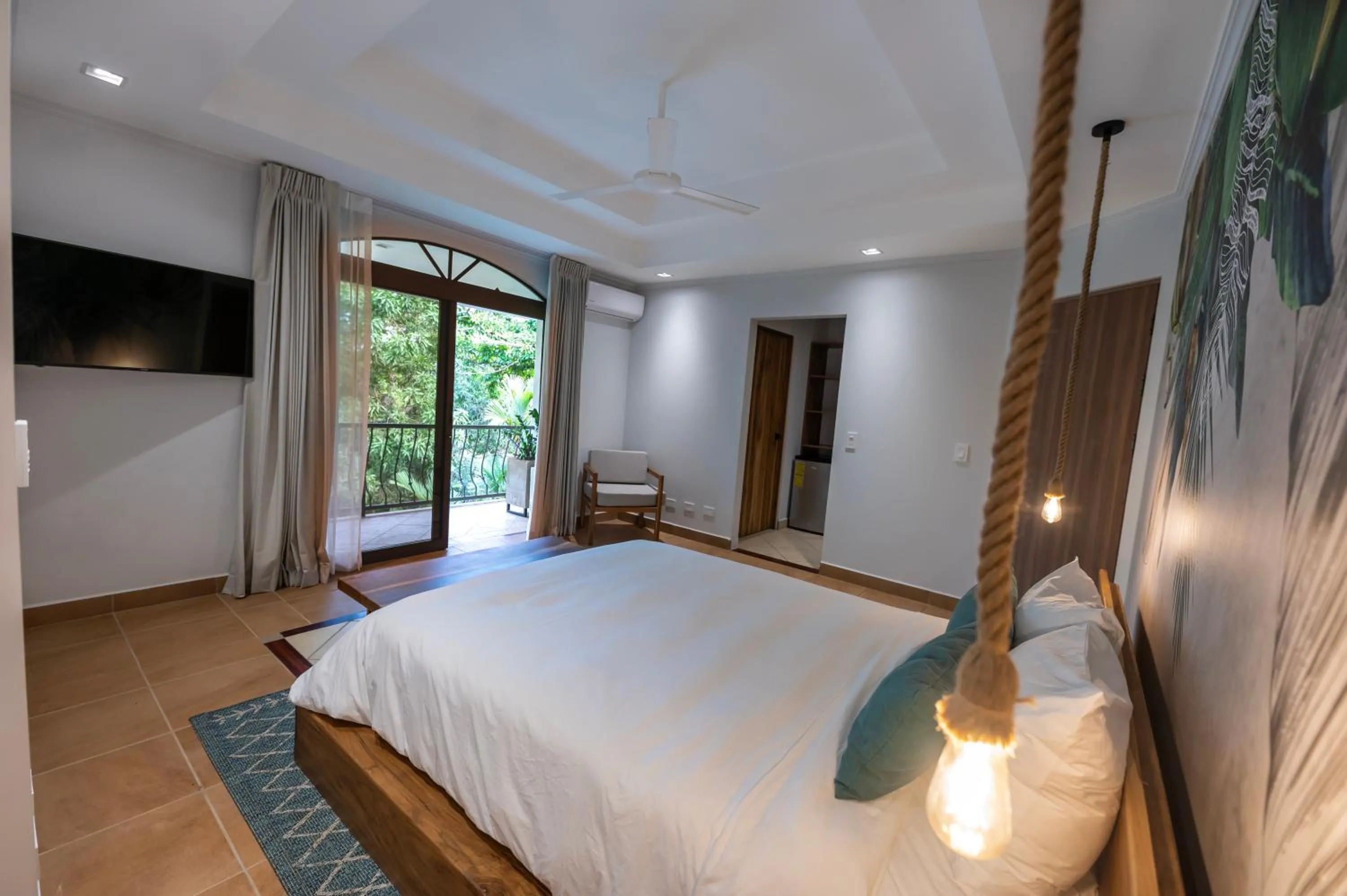 TV and multimedia, Bed in Marala Hotel