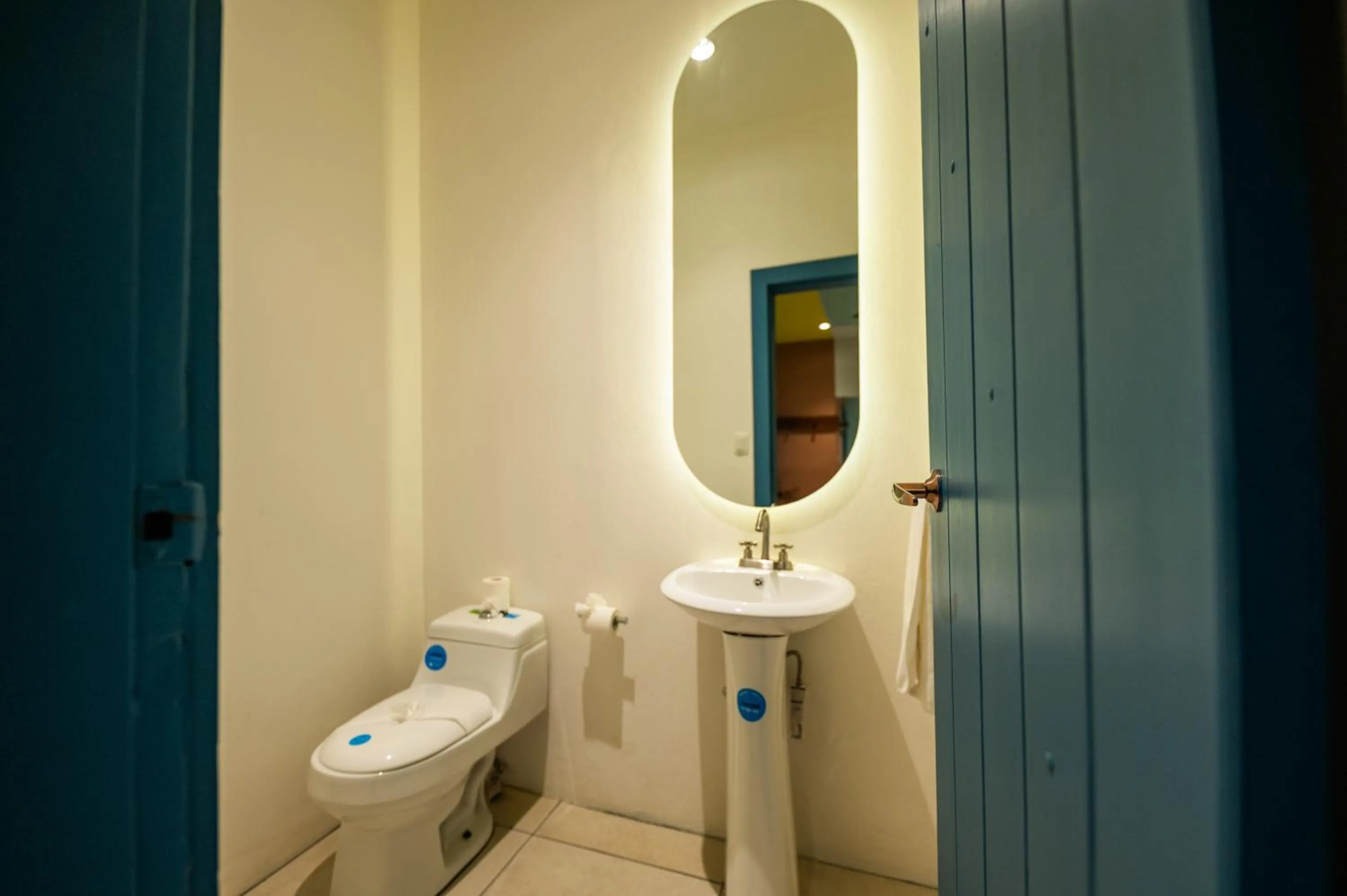 Toilet in Marala Hotel