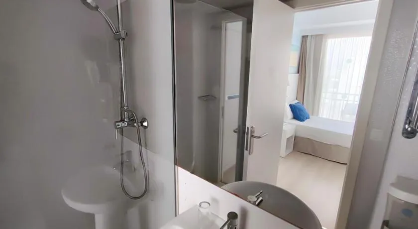 Bathroom in BLUESEA Anba Romaní