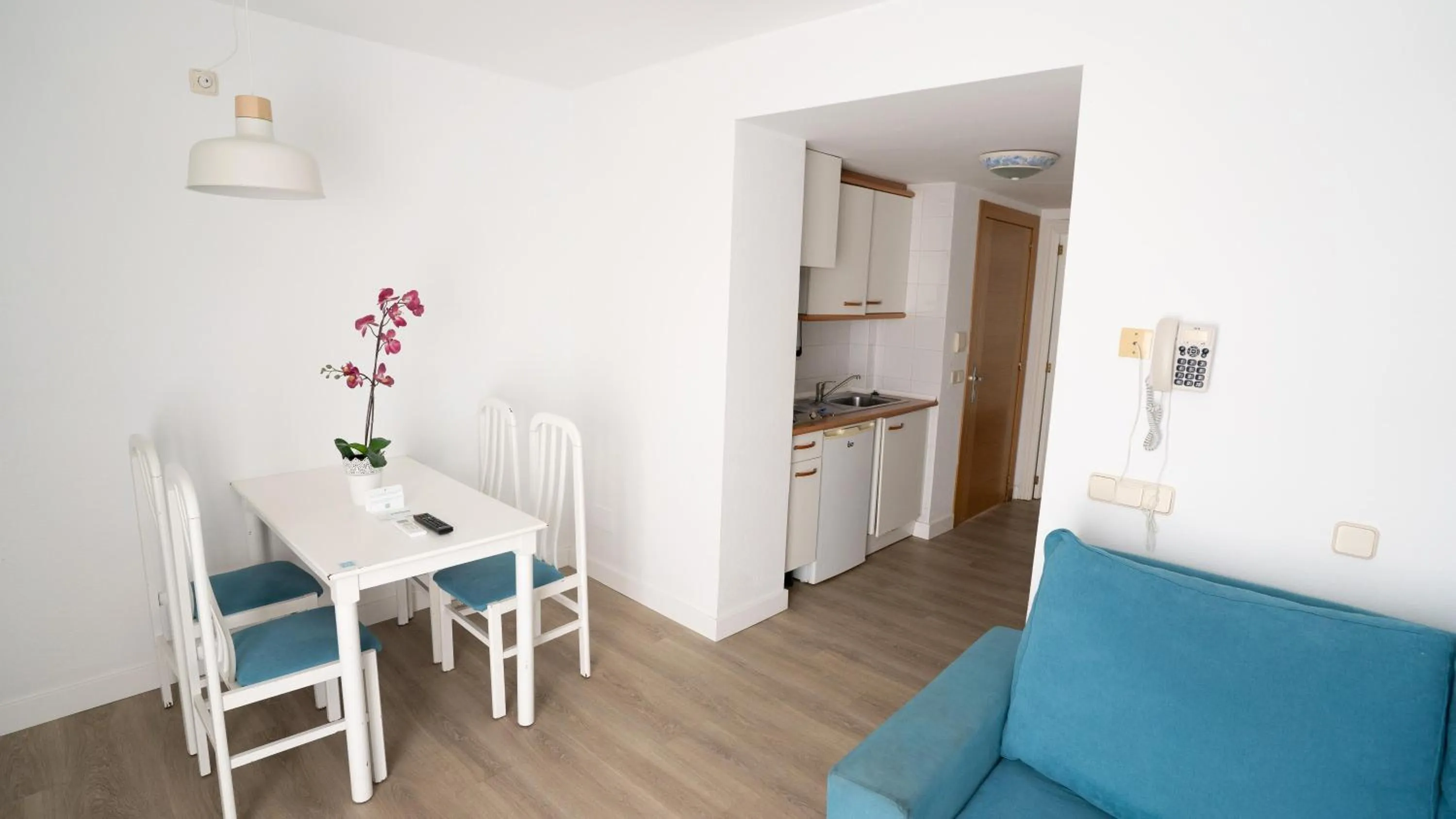 Photo of the whole room in BLUESEA Anba Romaní