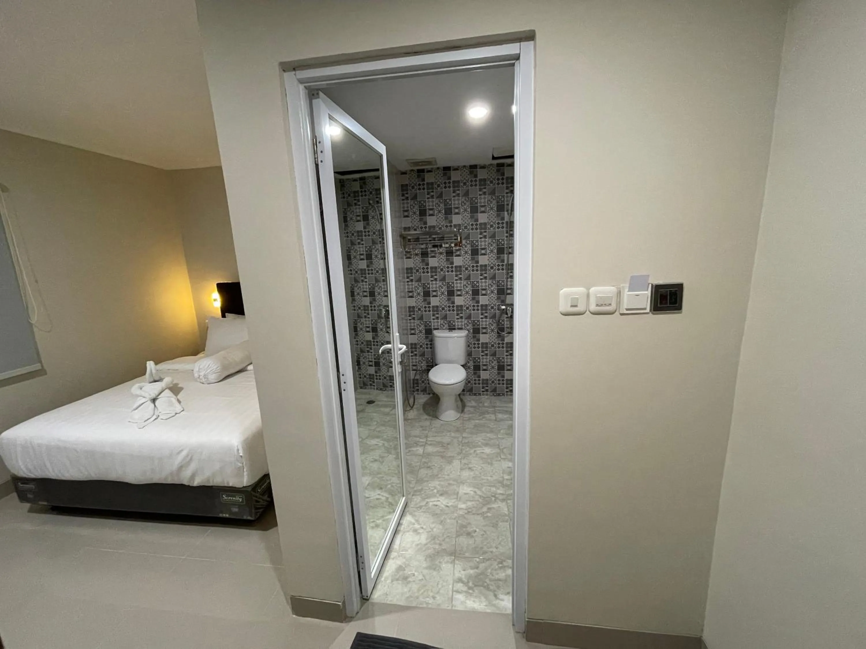 Bathroom, Bed in Liberta Home Seririt Bali