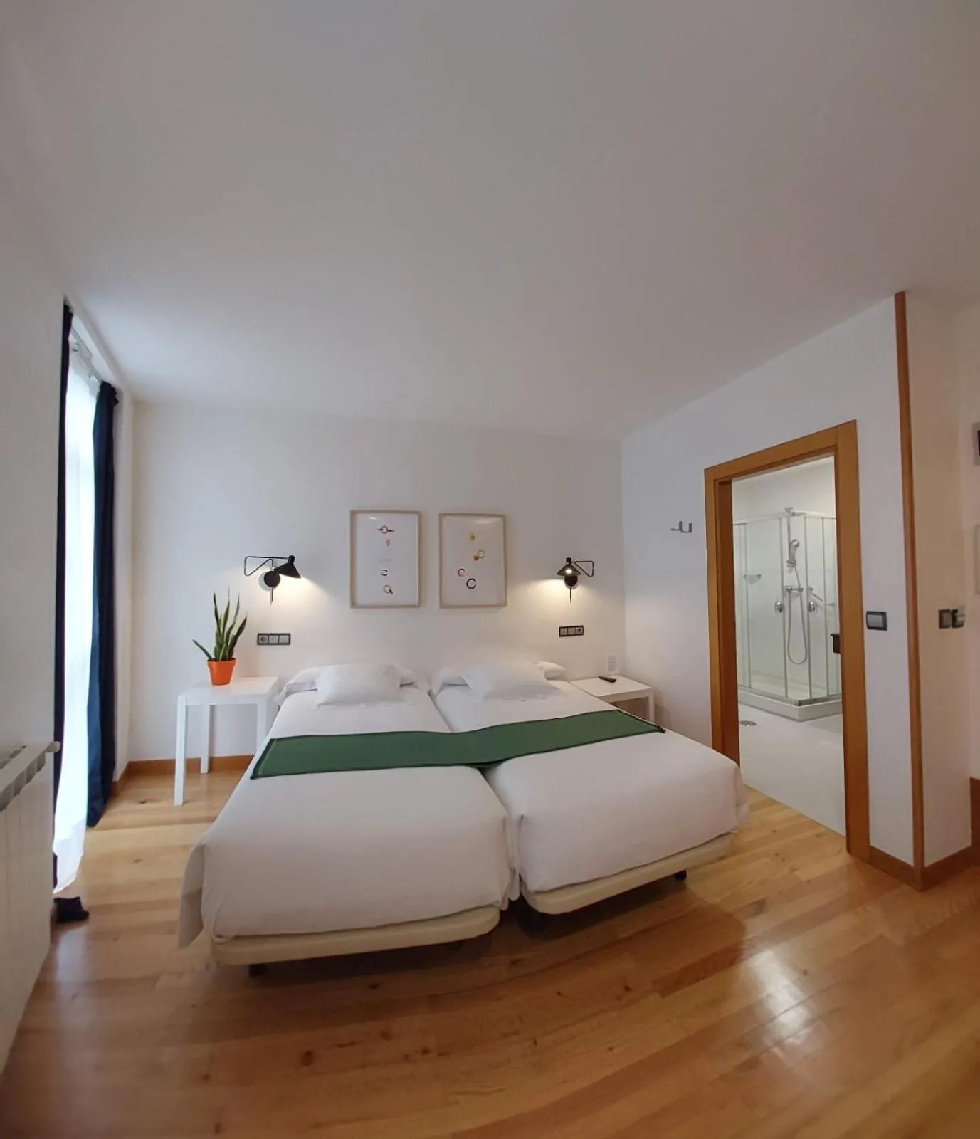 Photo of the whole room in Hotel Nochendi