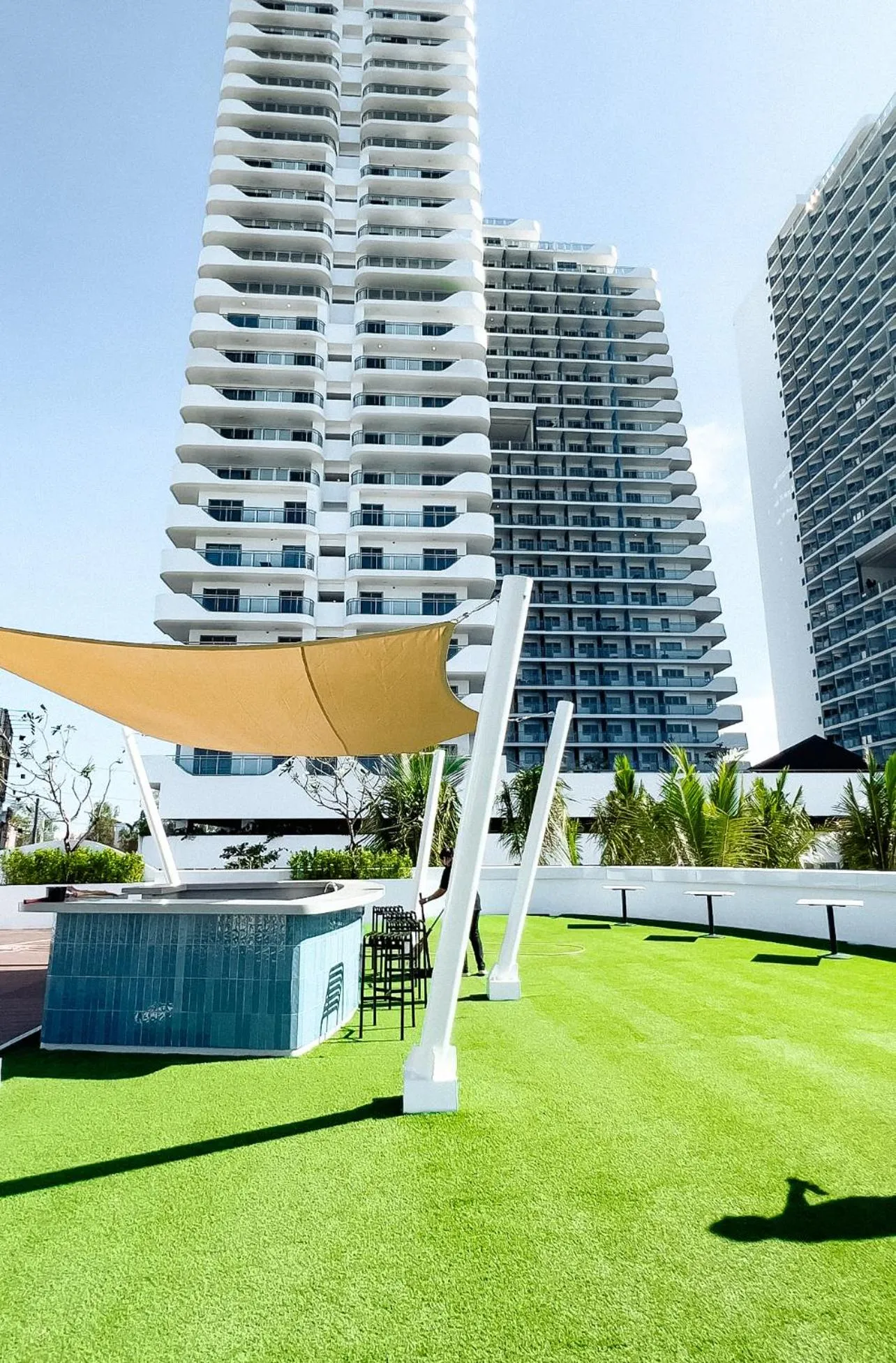 Lounge or bar in Serenity Sanctuary at Azure North Residences