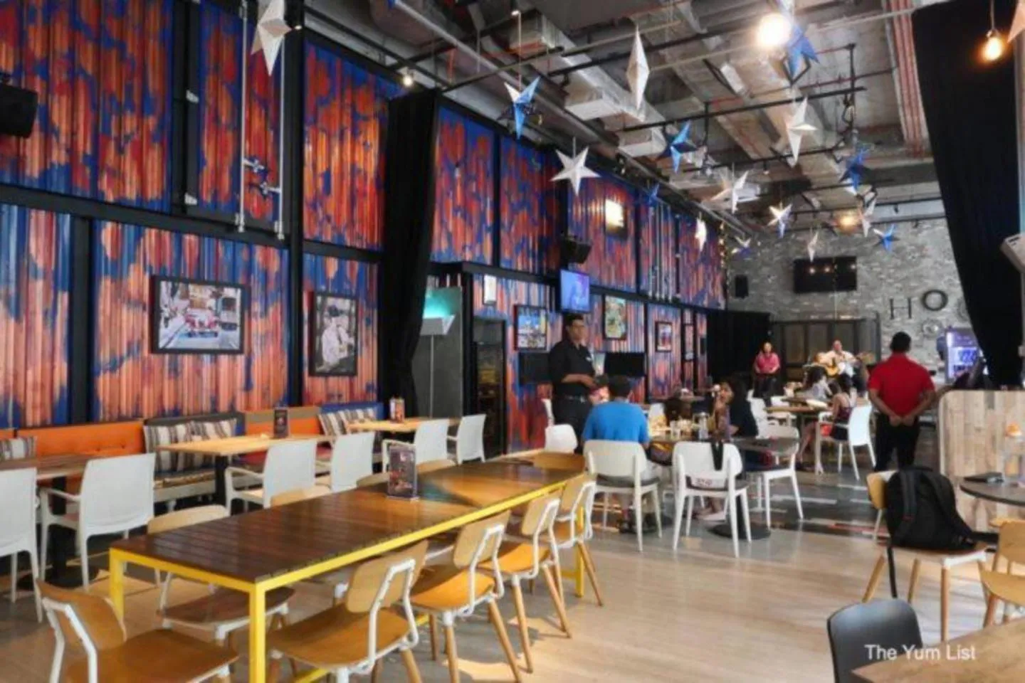 Restaurant/places to eat in RS Suites In Bukit Bintang