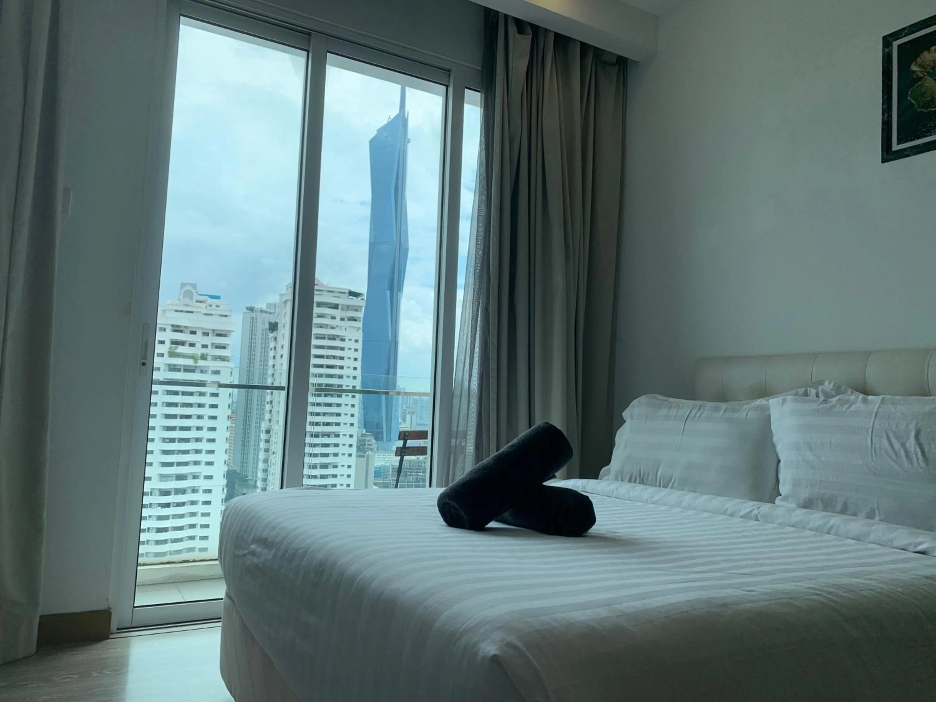 Bed in RS Suites In Bukit Bintang