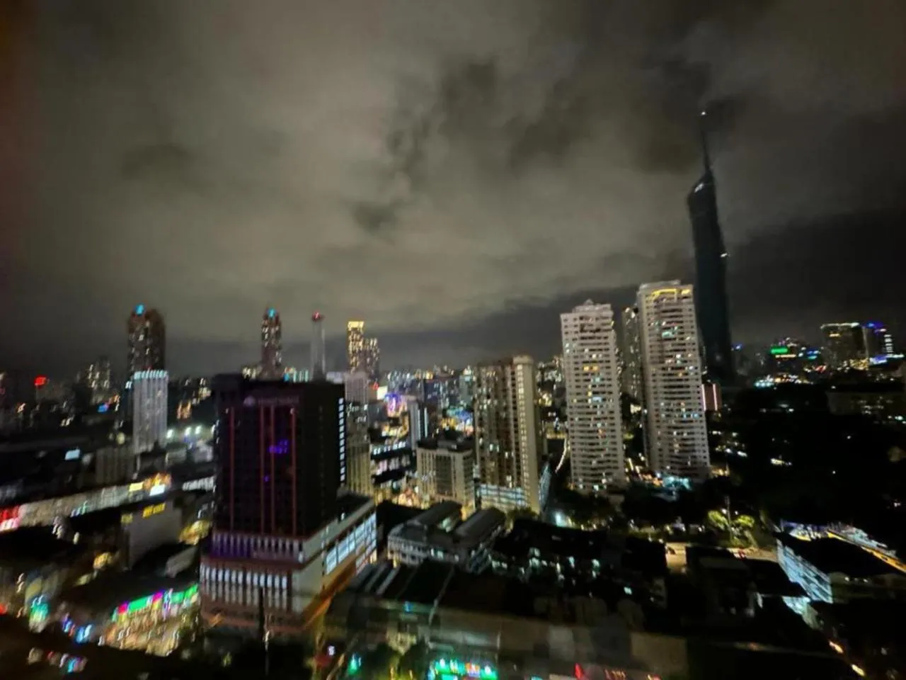 Night in RS Suites In Bukit Bintang