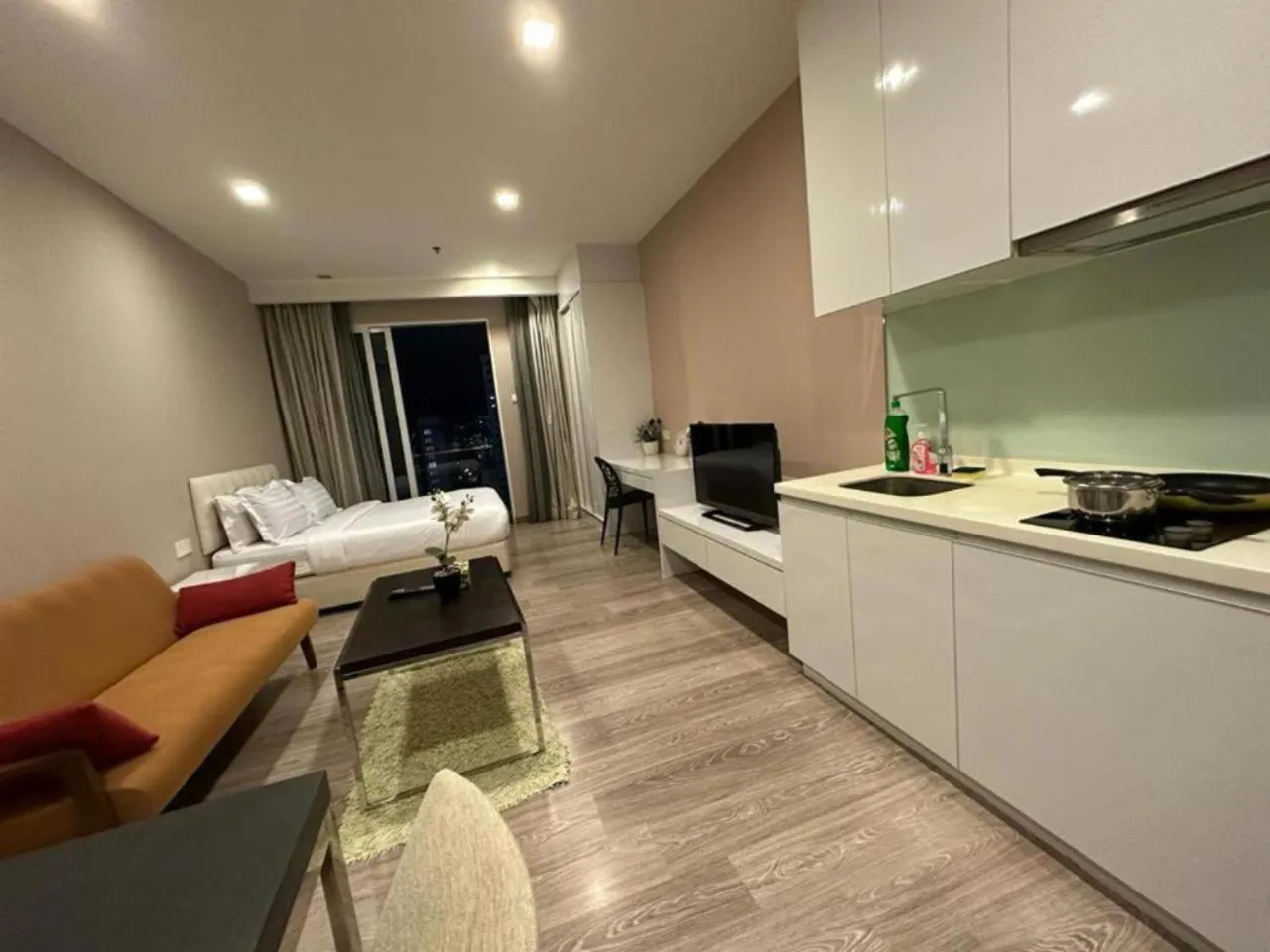 Kitchen or kitchenette, Bed in RS Suites In Bukit Bintang