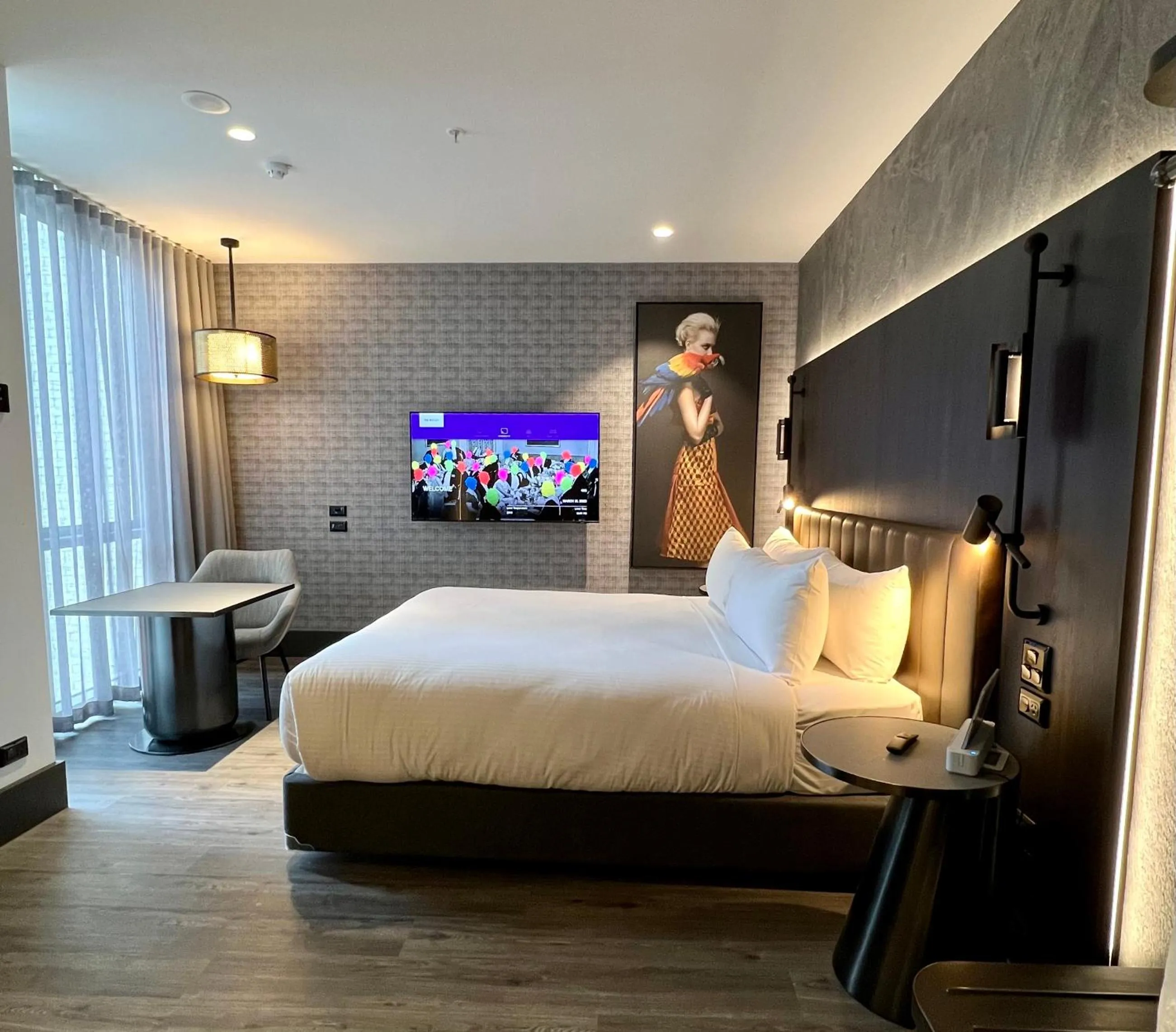 Communal lounge/ TV room, Bed in The Motley Hotel Richmond, Tapestry Collection by Hilton