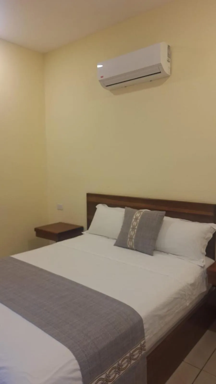 Bed in Villa Garita Inn