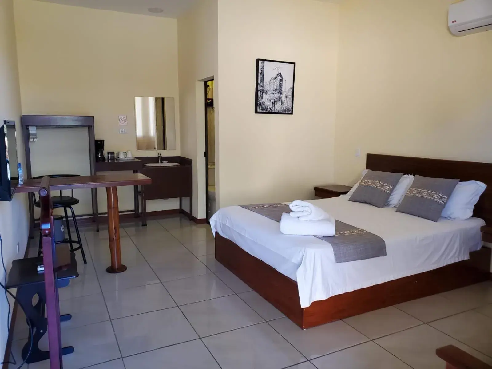 Double Room with Private Bathroom in Villa Garita Inn Double Room with Private Bathroom in Villa Garita Inn