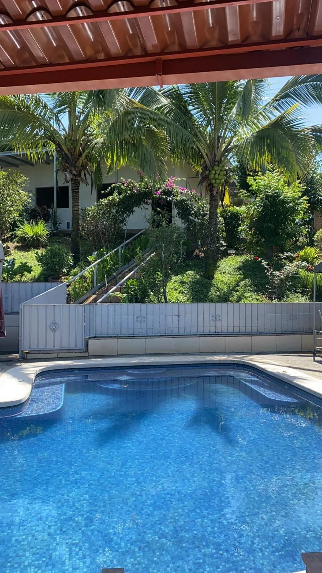 Swimming pool in Villa Garita Inn